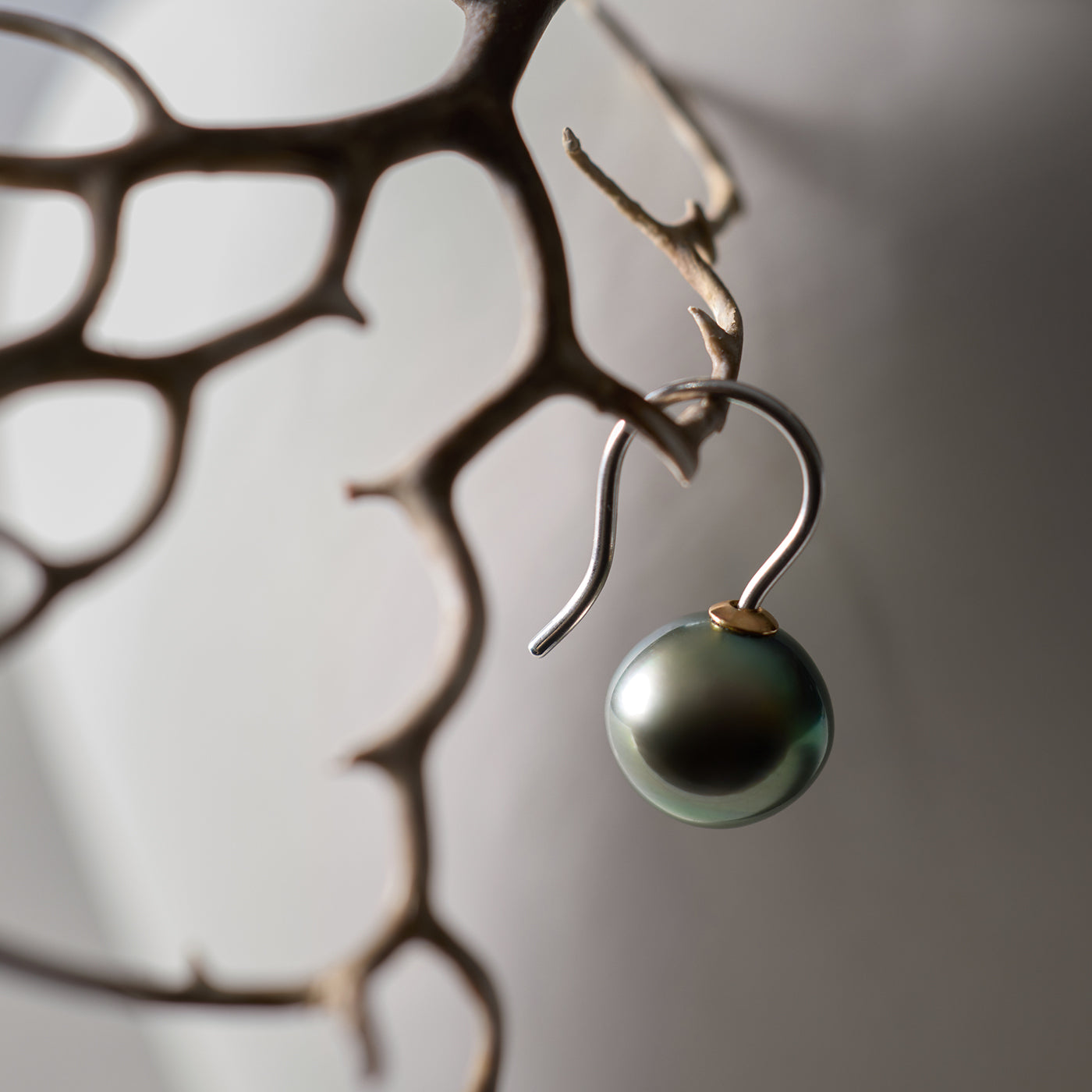 【BASE PARTS】Pt900 Tail Hook Pierced Earring