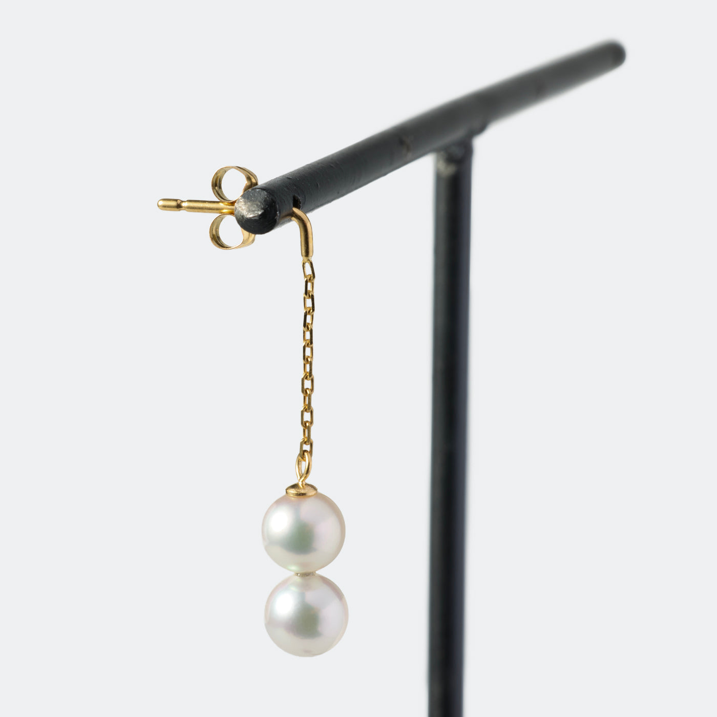 Arced Pearl Stud Earring - Baby Akoya