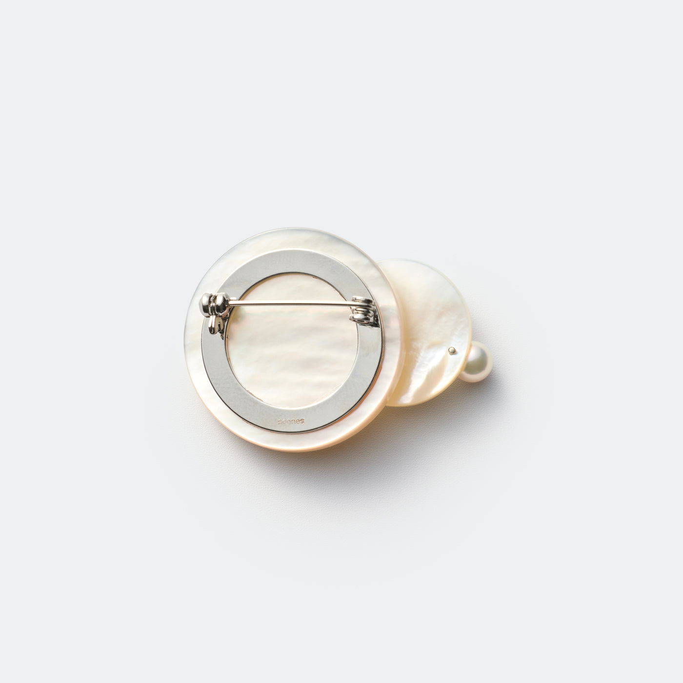 Pendulum Brooch - White MOP & Akoya Pearl A