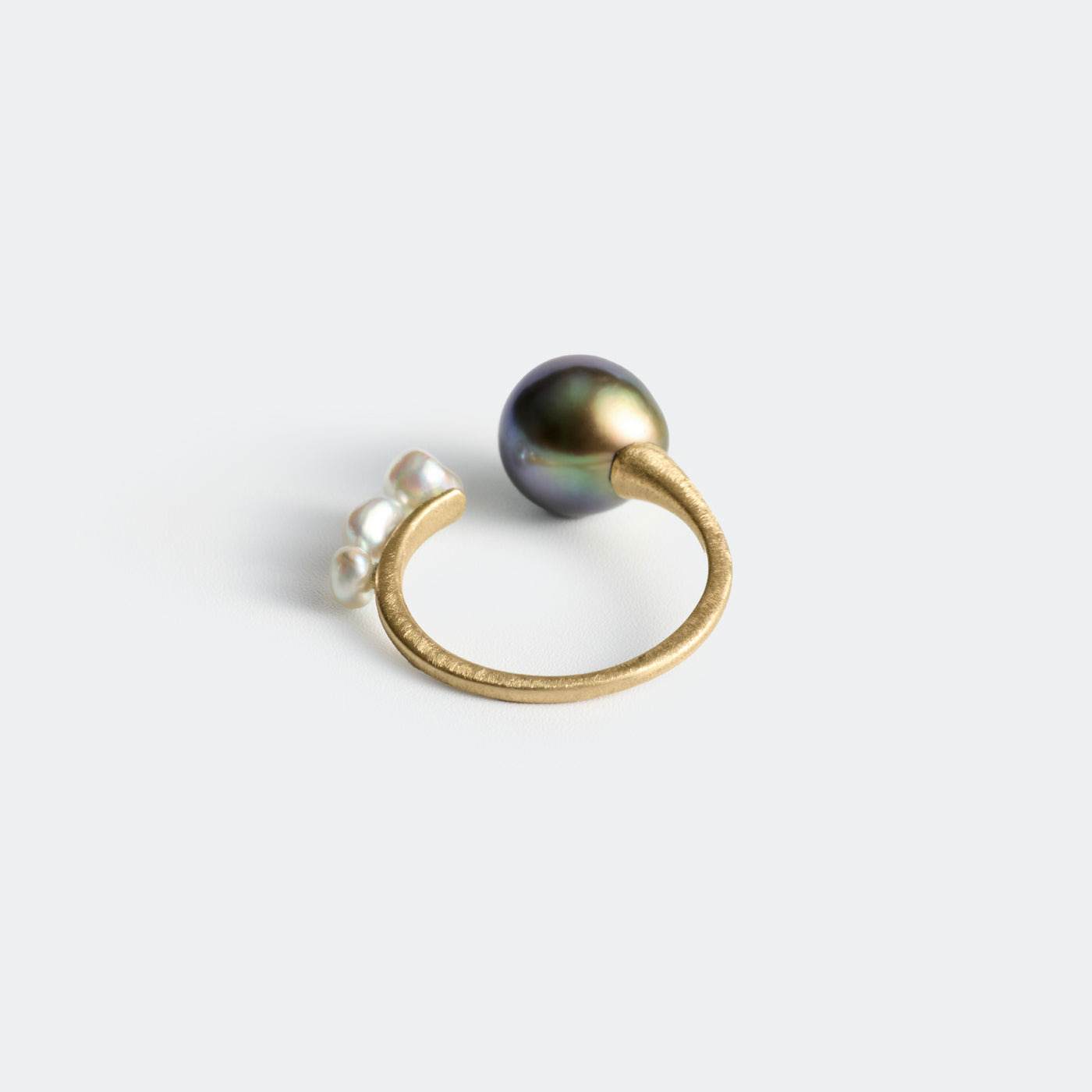 Flowing Open Ring < Luxe > - Tahitian Pearl & Akoya Keshi