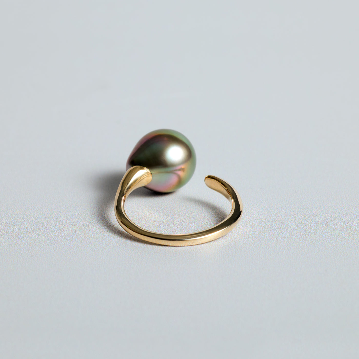 Flowing Open Ring - Tahitian Pearl