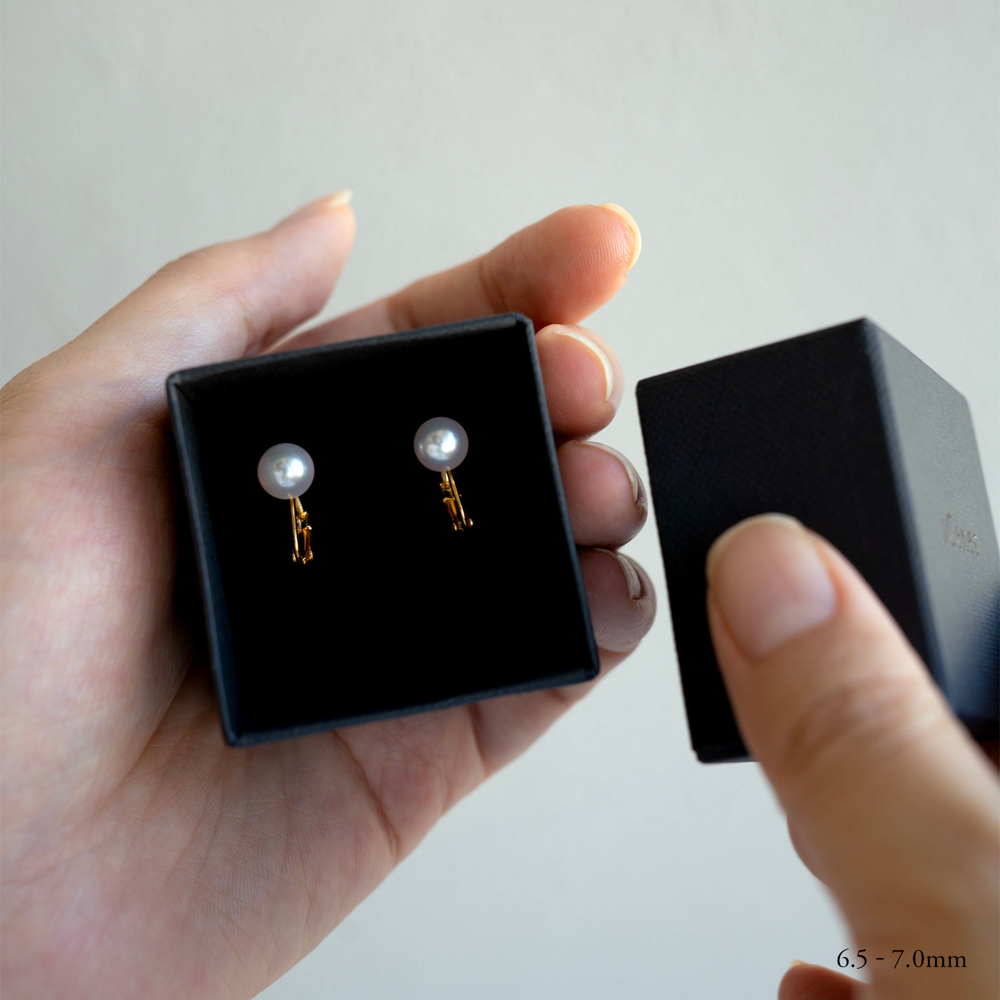 【ESSENTIALS】6.5-7.0mm Akoya Pearl Earrings