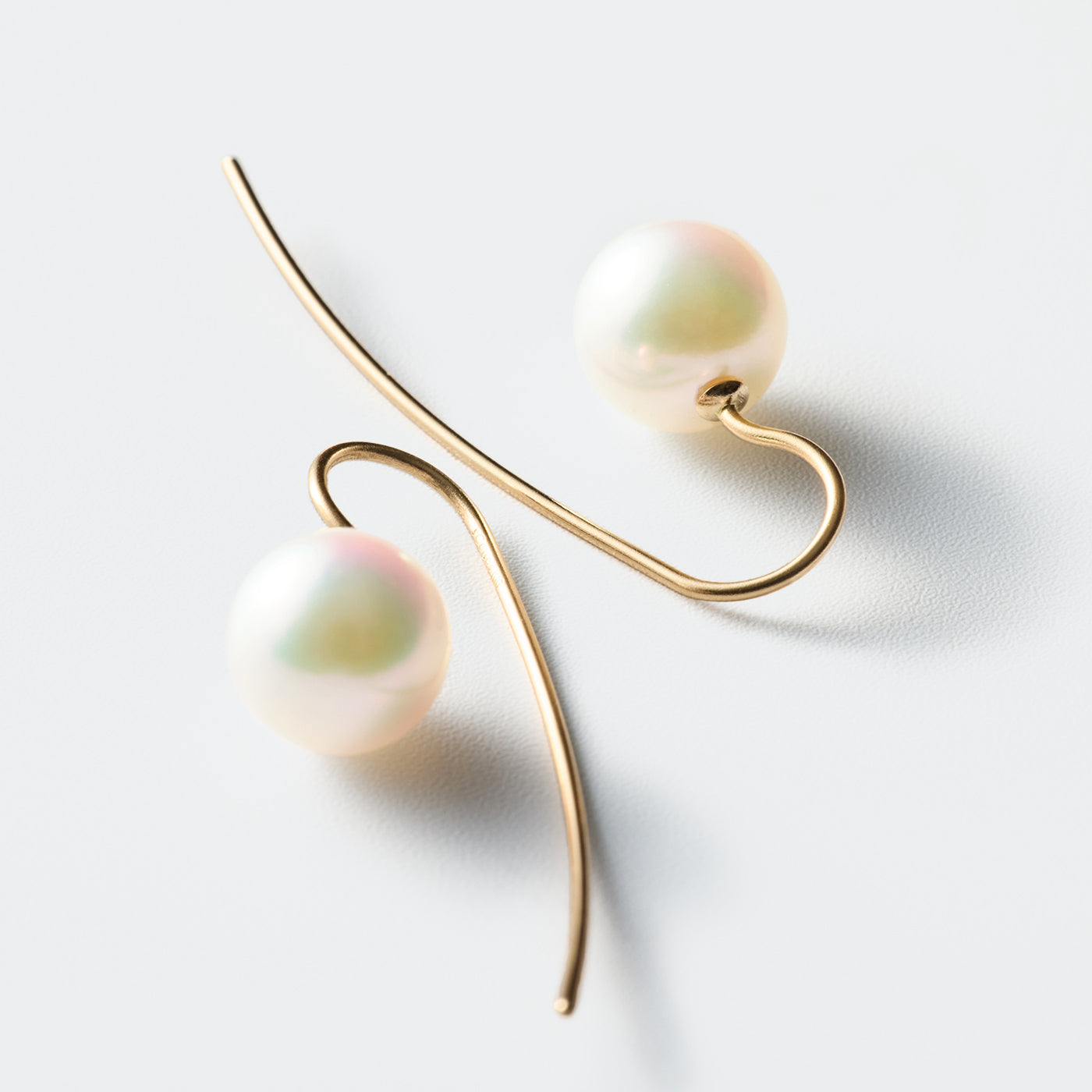 Trickle Hook Pierced Earrings - Akoya Pearl (Green)