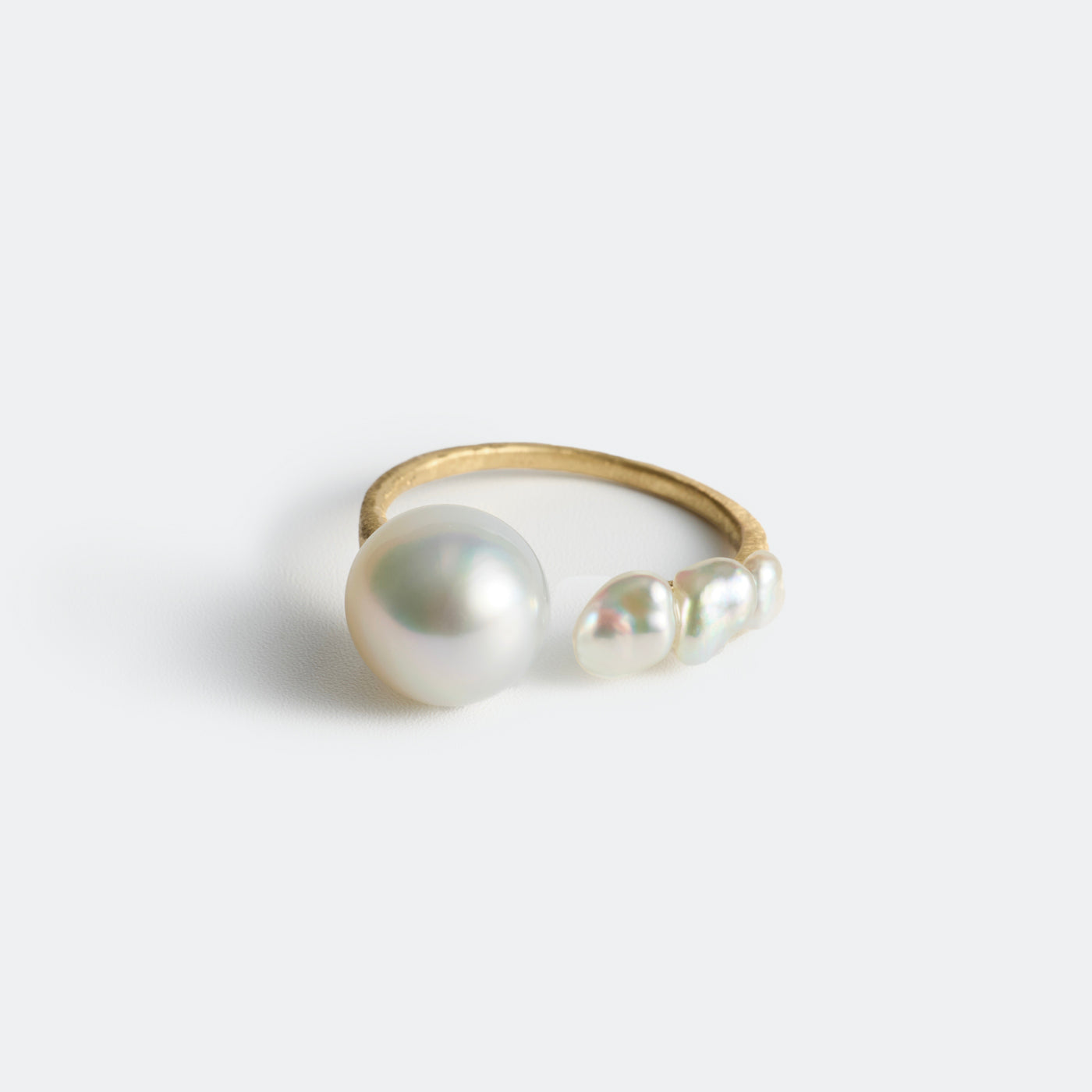 Flowing Open Ring < Luxe > - SSP & Akoya Keshi