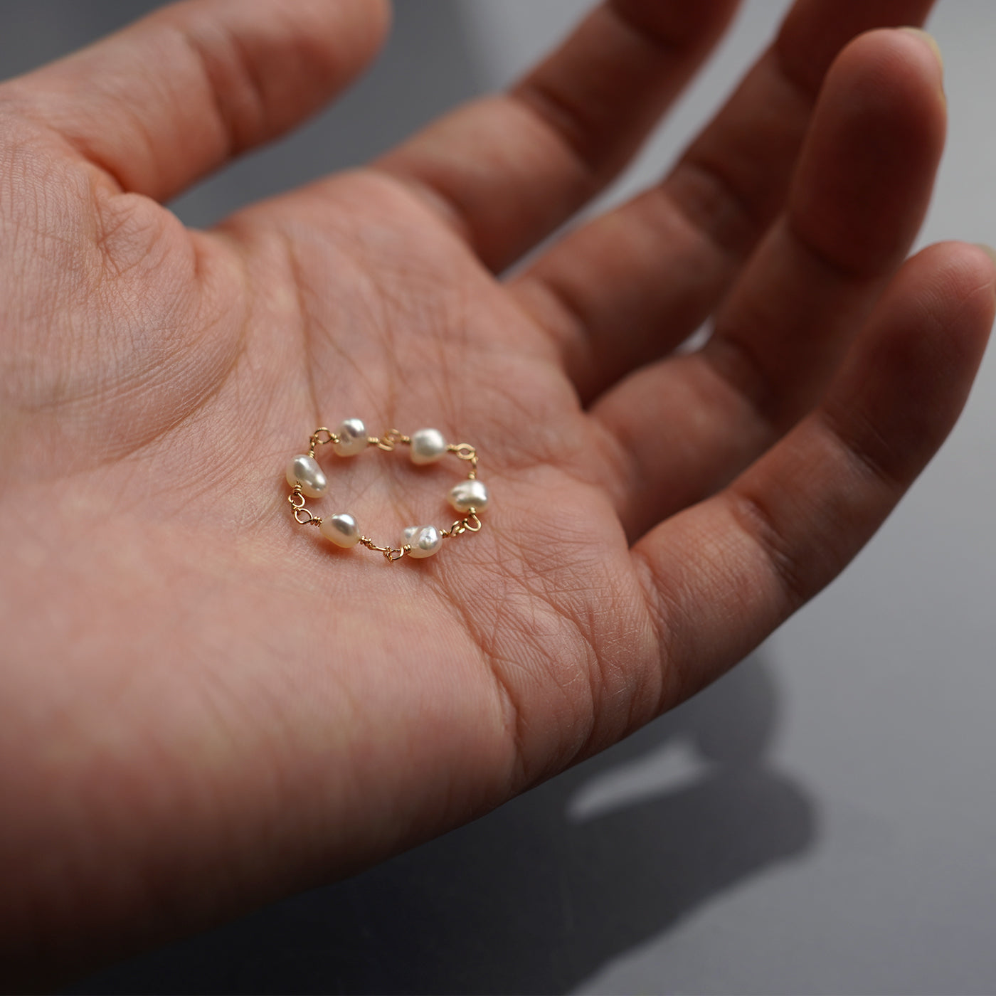 Pearl Station Ring - Akoya Keshi