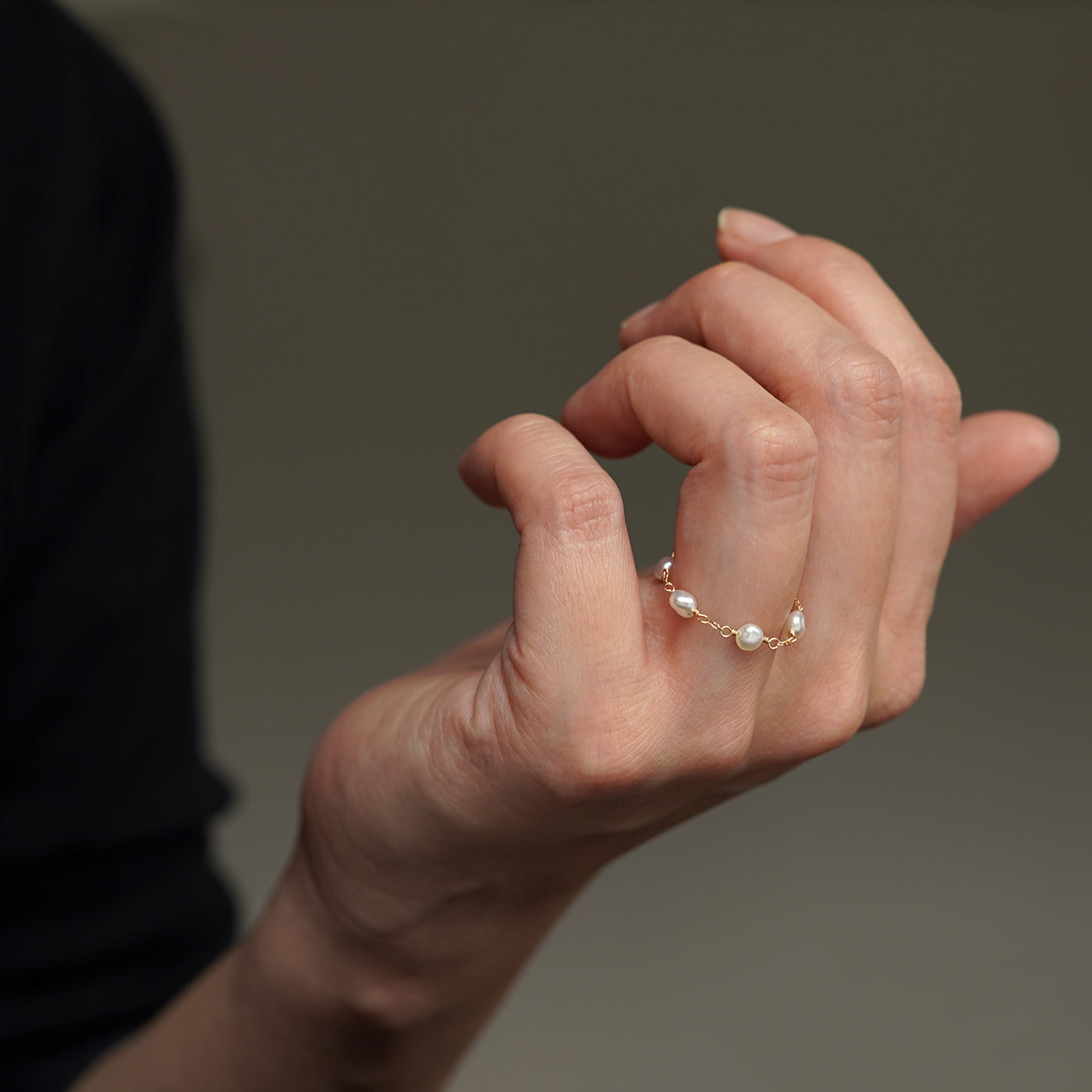 Pearl Station Ring - Akoya Keshi