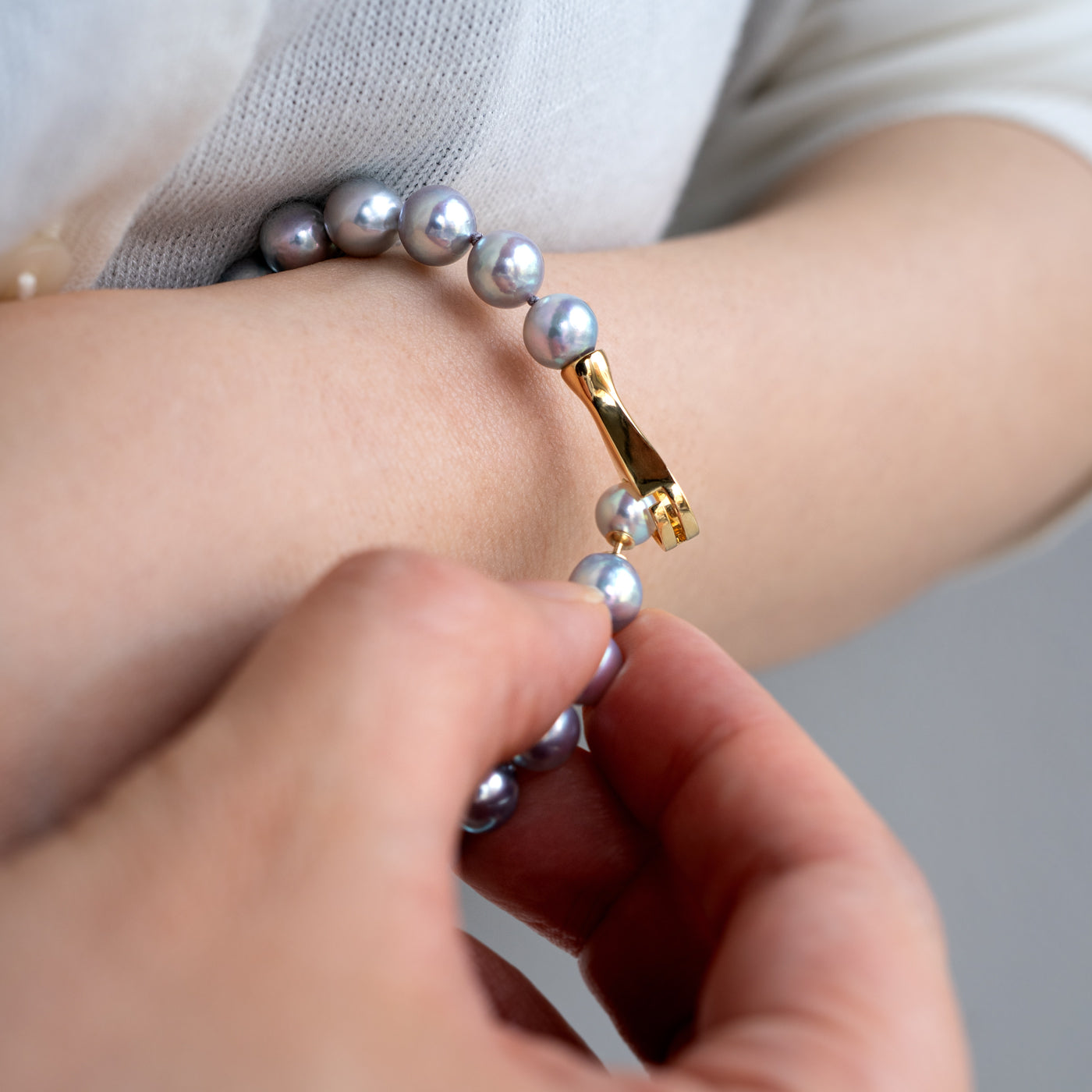 【ESSENTIALS】 7.0-7.5mm Blue Akoya Pearl Bracelet