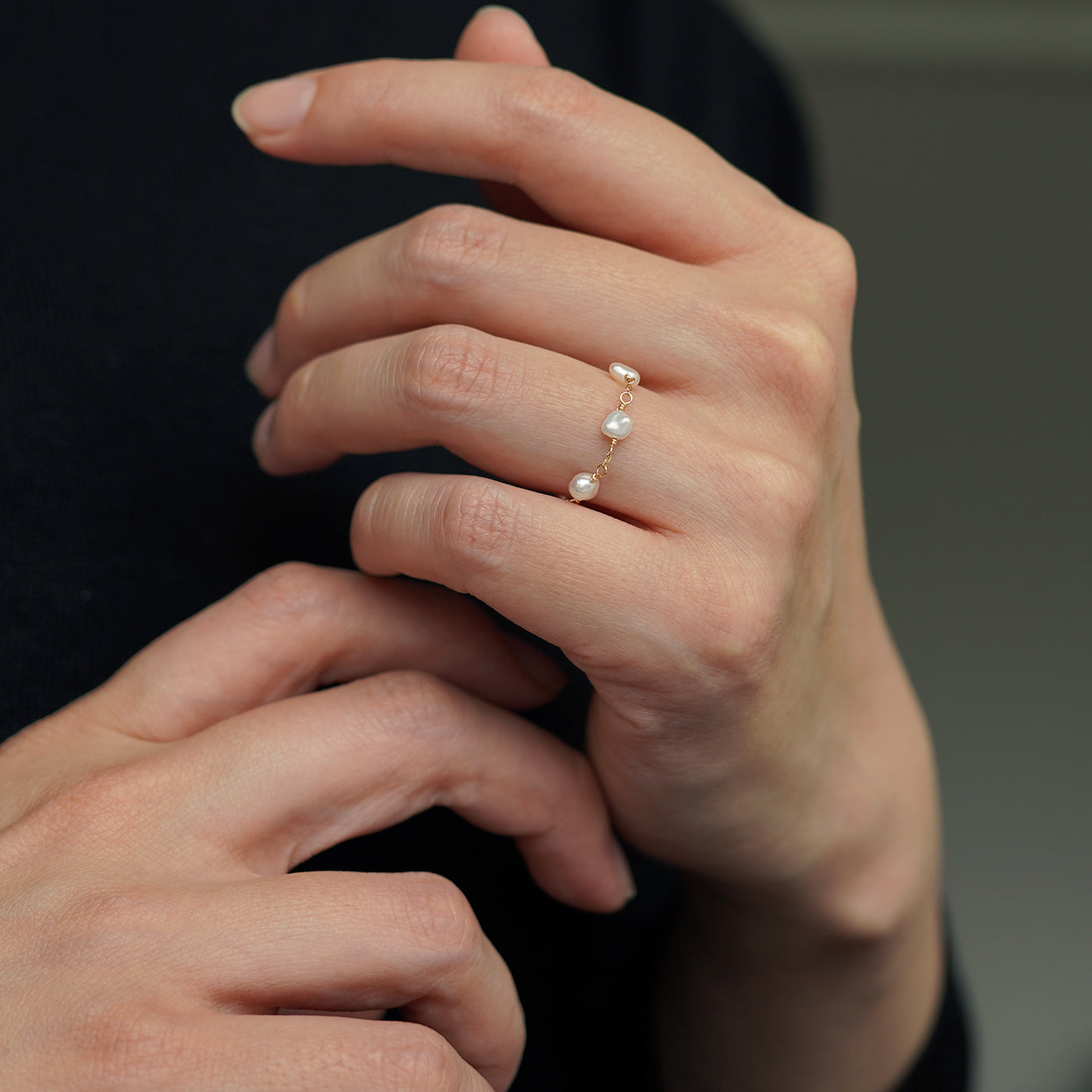 Pearl Station Ring - Akoya Keshi