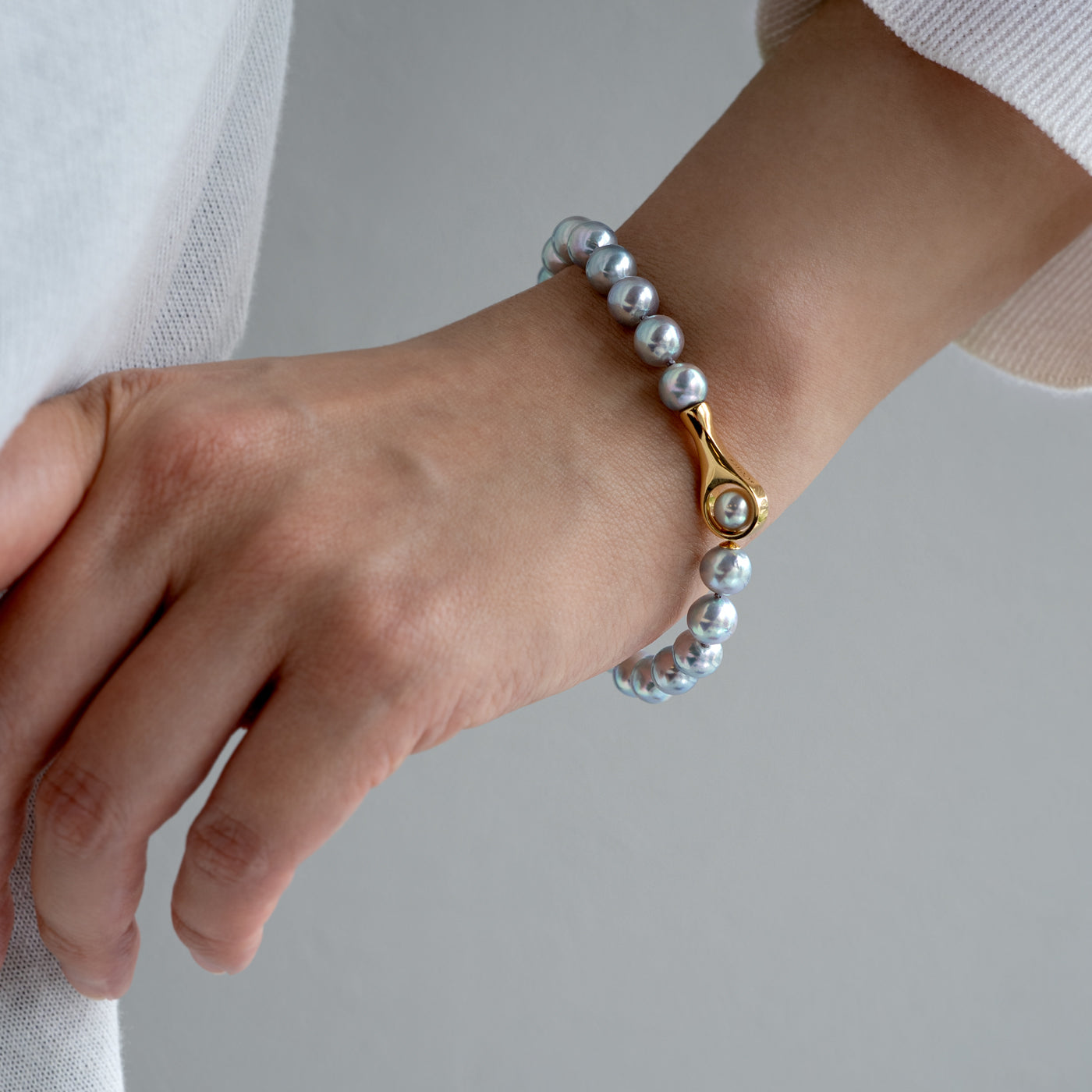 【ESSENTIALS】 7.0-7.5mm Blue Akoya Pearl Bracelet