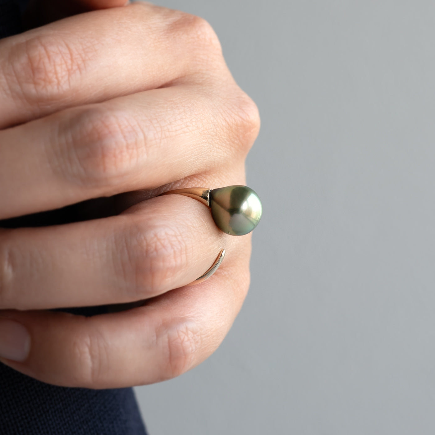 Flowing Open Ring - Tahitian Pearl