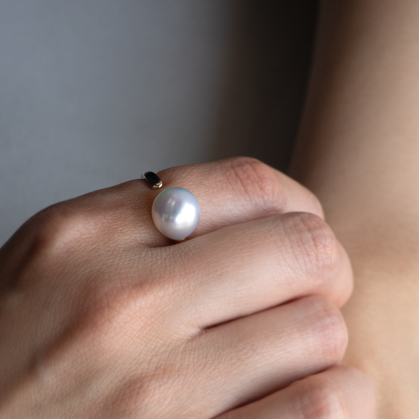 Flowing Open Ring - South Sea Pearl