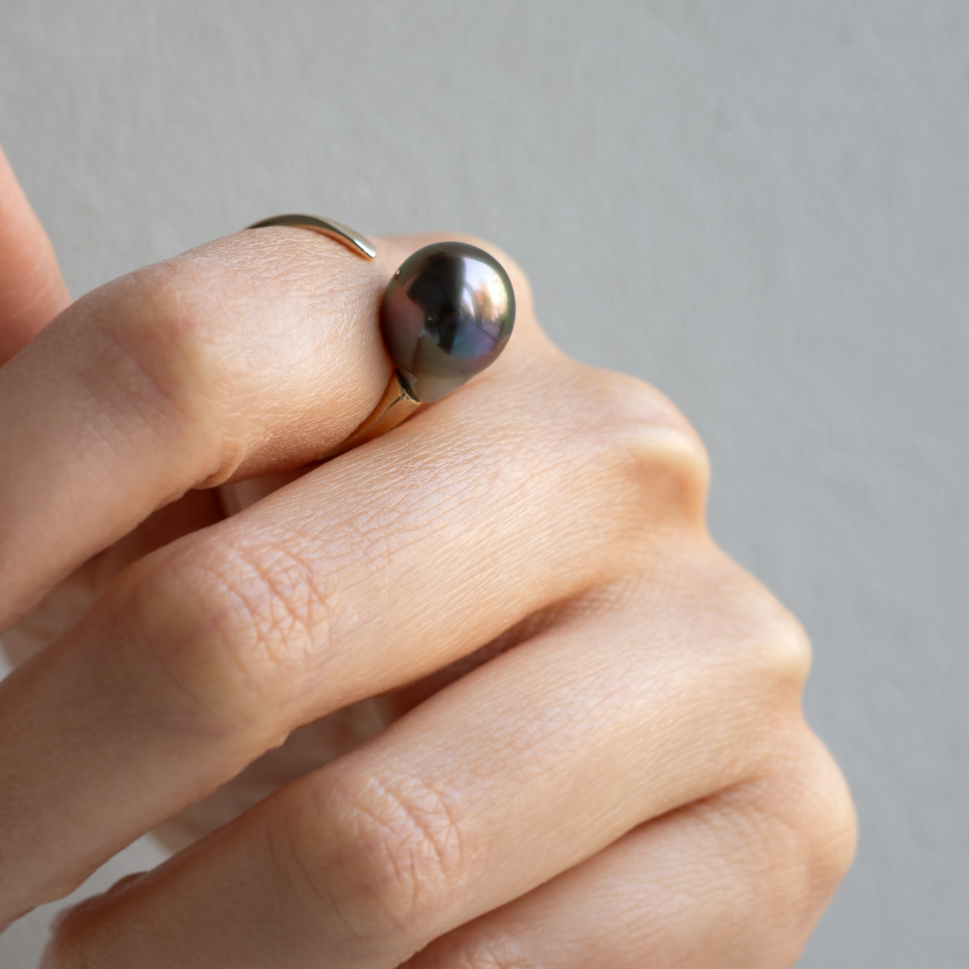 Flowing Open Ring - Tahitian Pearl