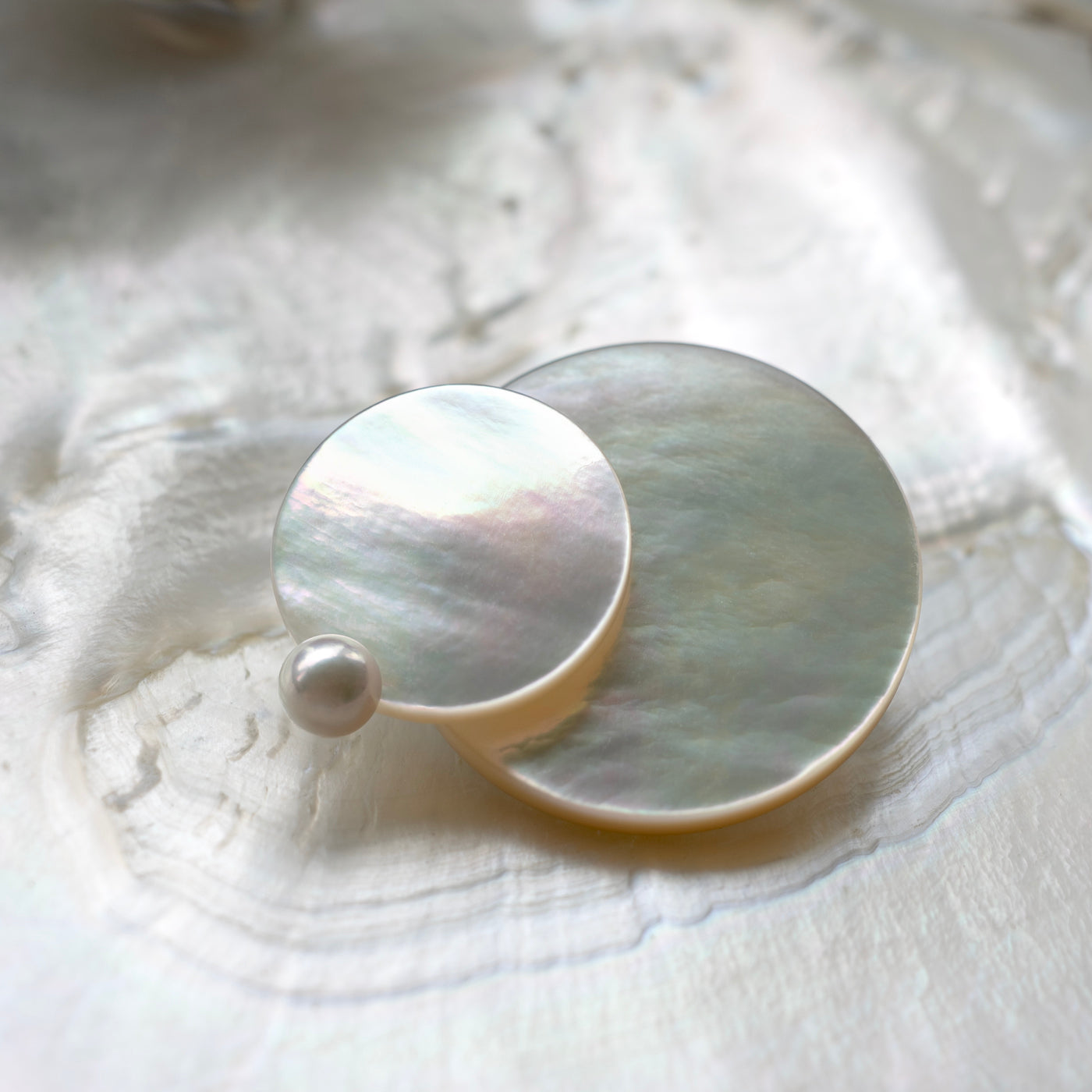 Pendulum Brooch - White MOP & Akoya Pearl B