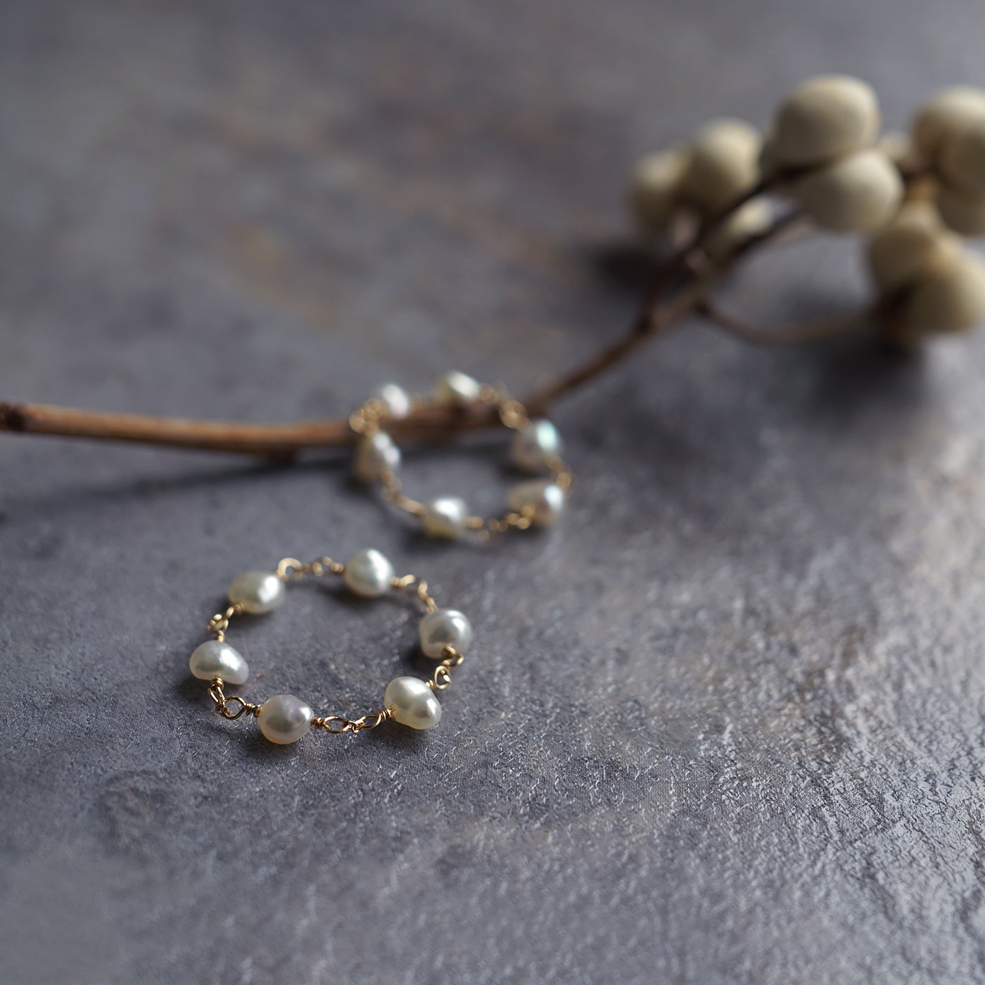 Pearl Station Ring - Akoya Keshi