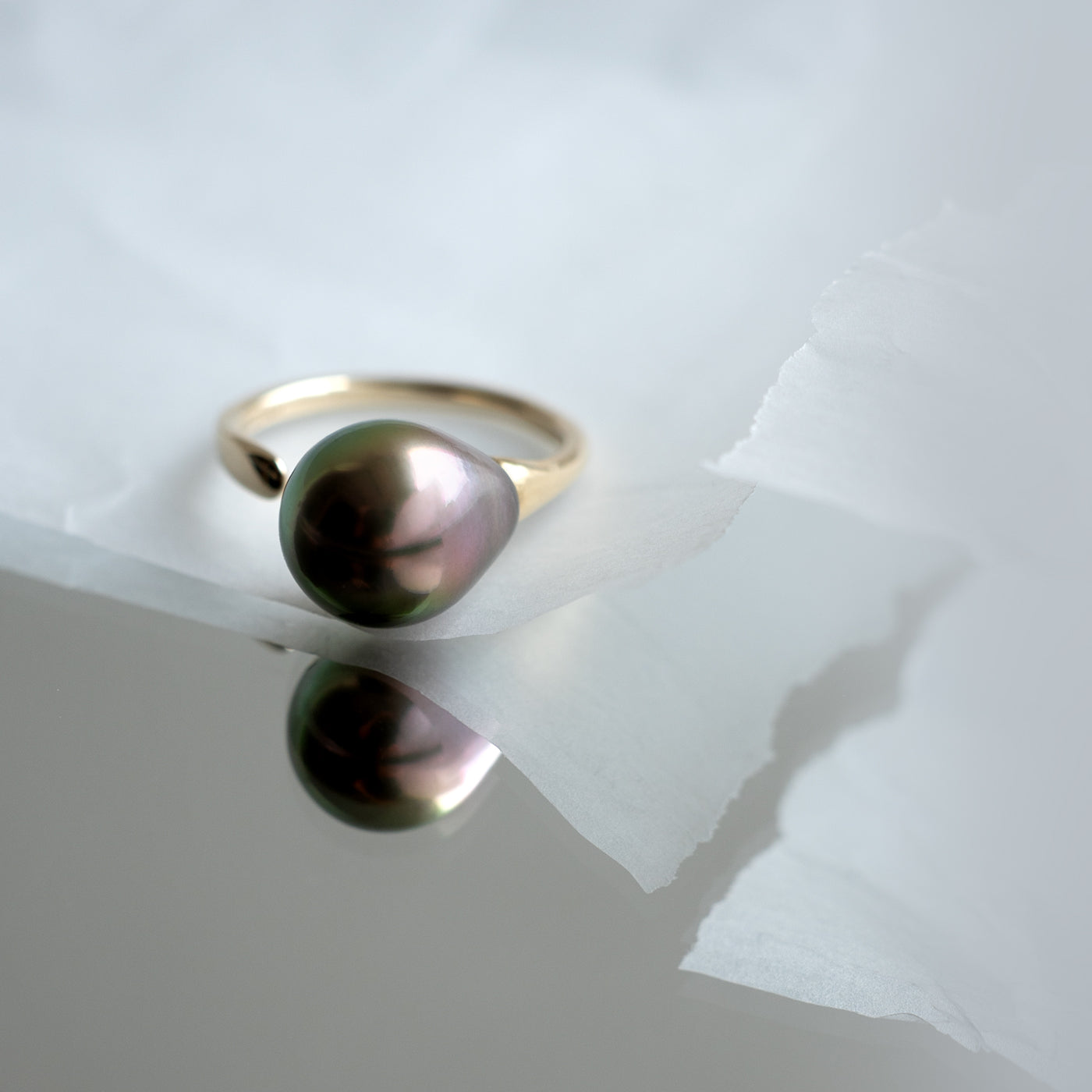 Flowing Open Ring - Tahitian Pearl