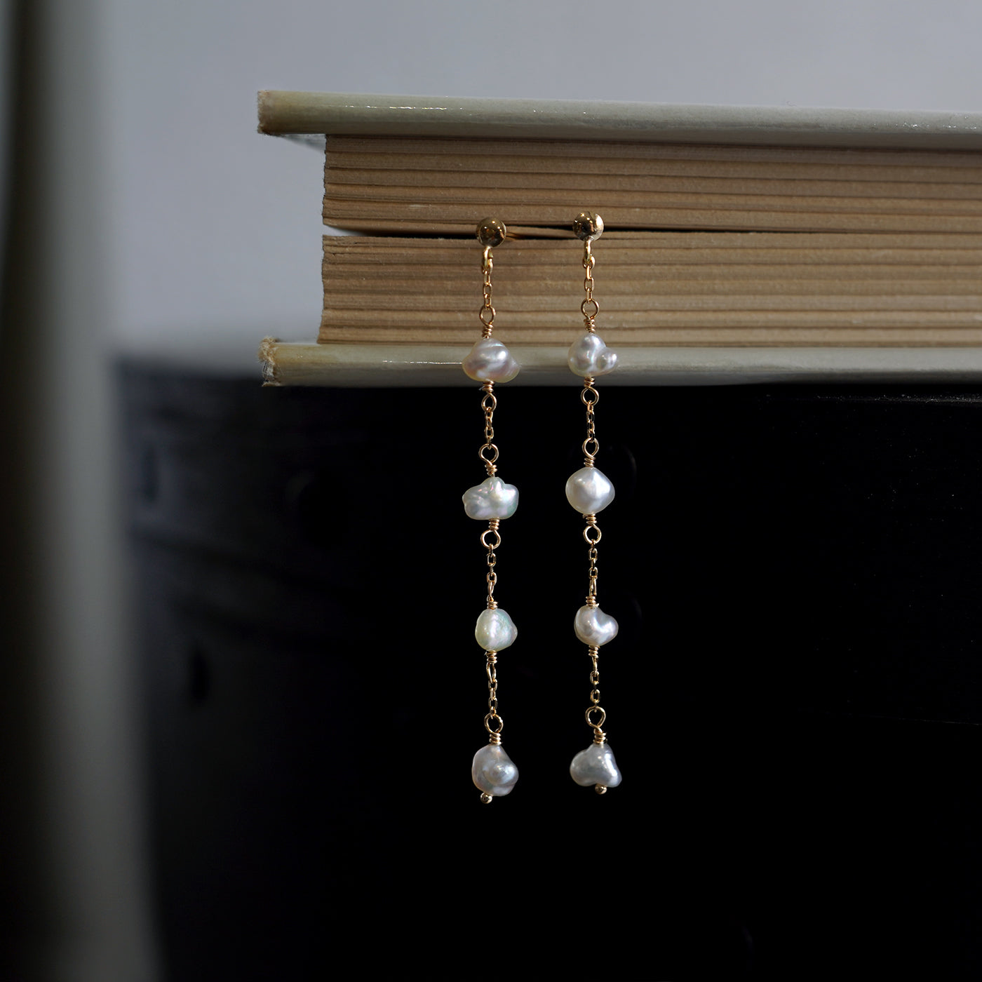Pearl Station Pierced Earrings - Akoya Keshi