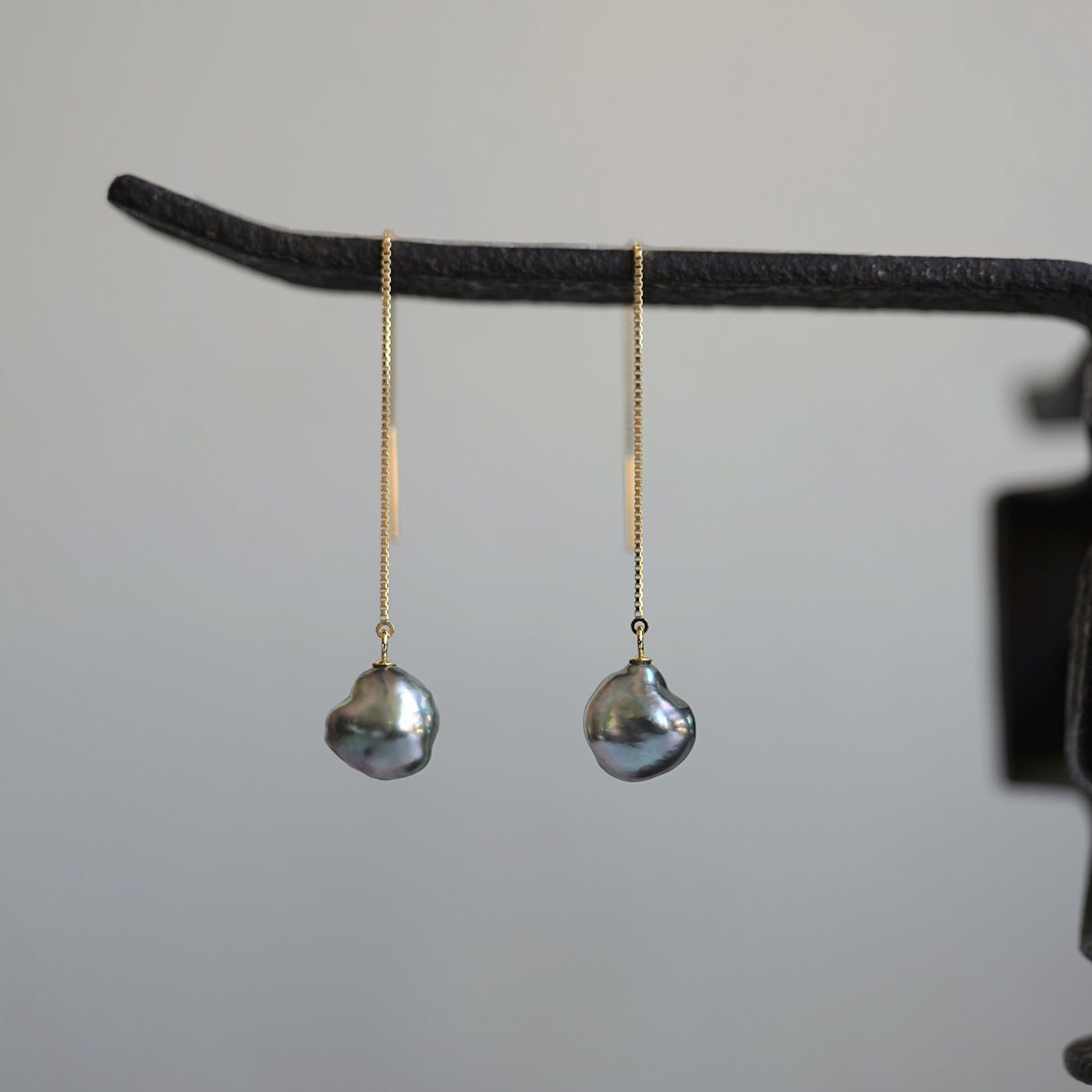 Sakasa Drop Two-Tone Chain Earrings