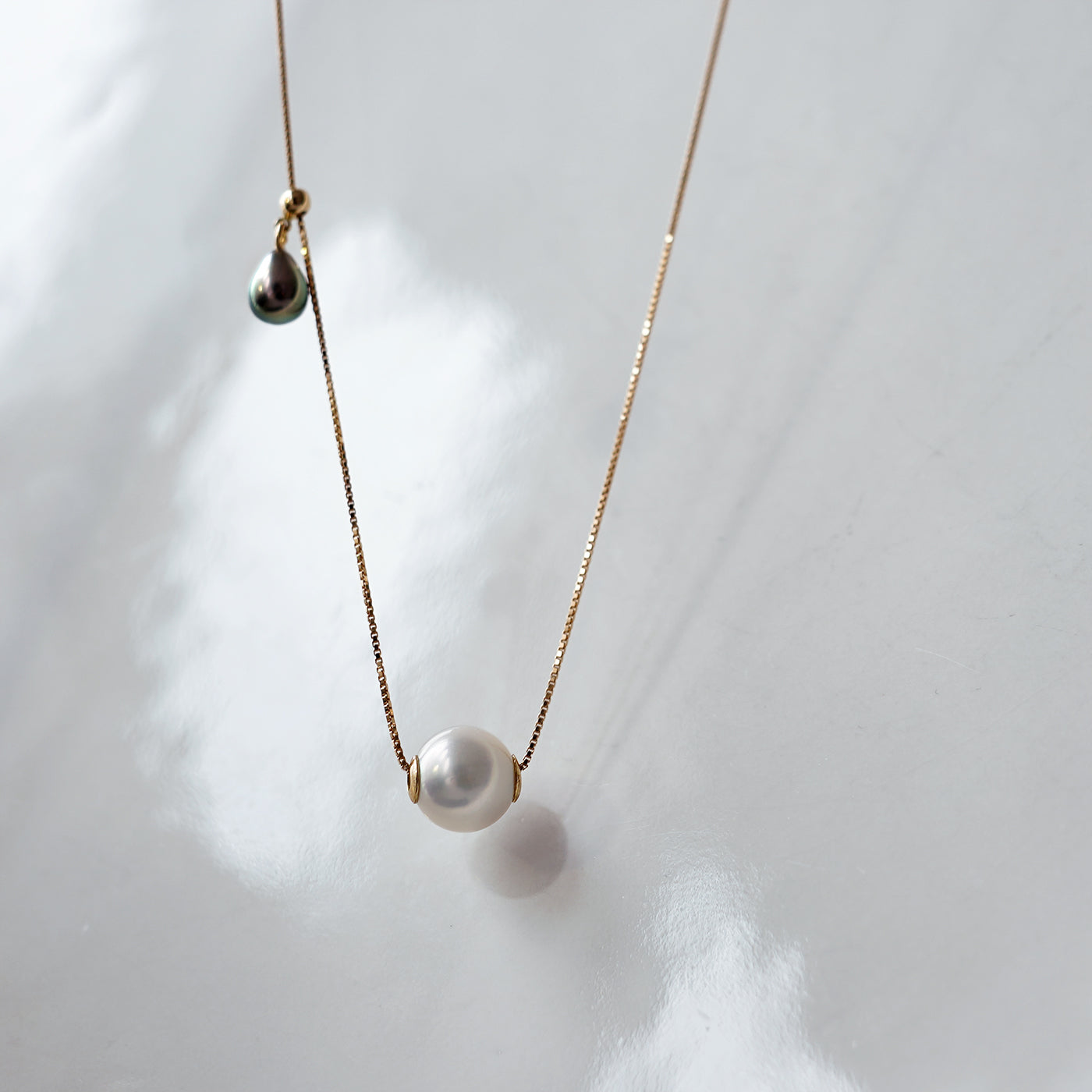 Wandering Pearl Chain Necklace - アコヤ & 黒蝶ケシ