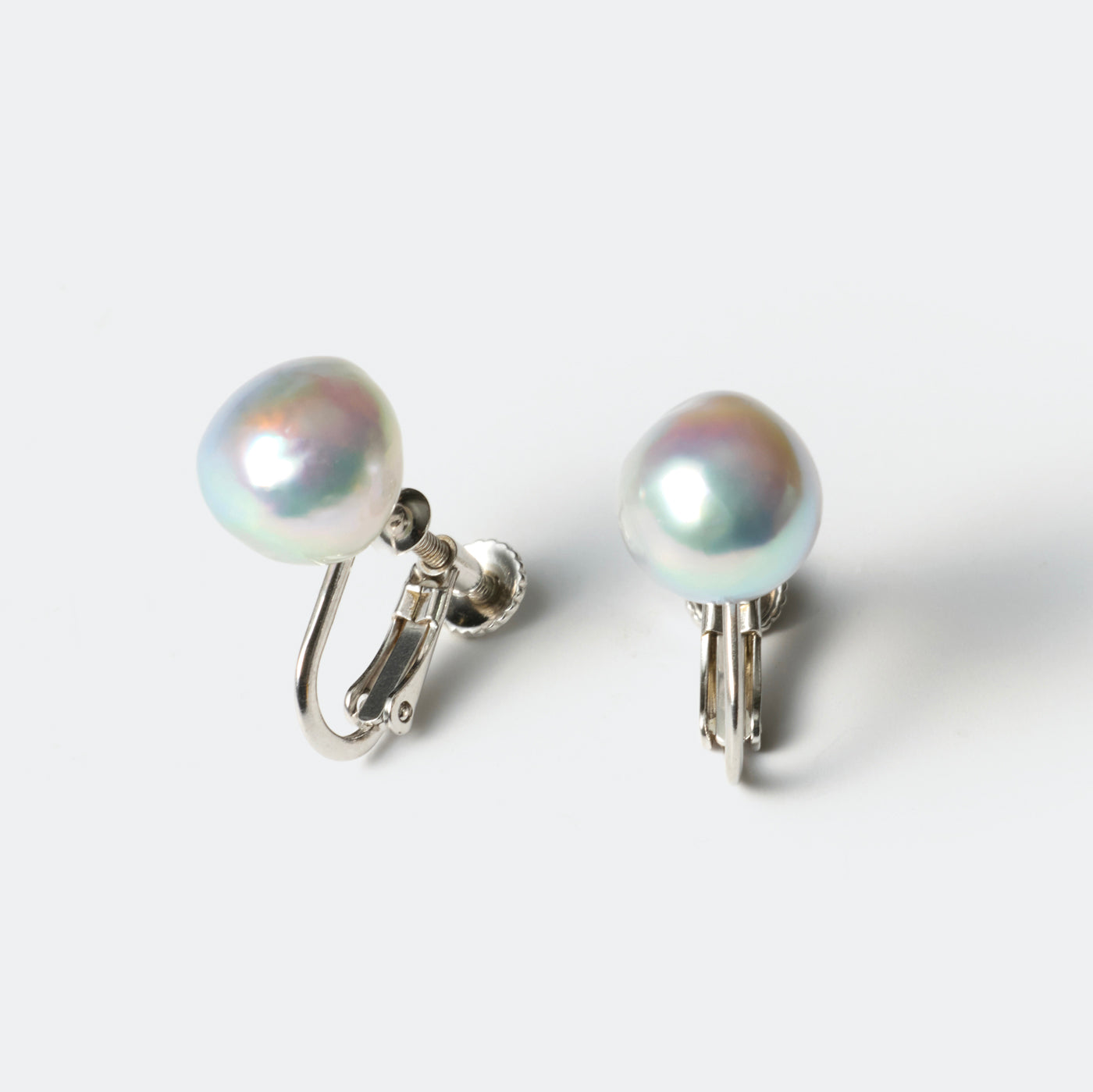 【ESSENTIALS】8.0-9.0mm Gray Akoya Clip-On Earrings D