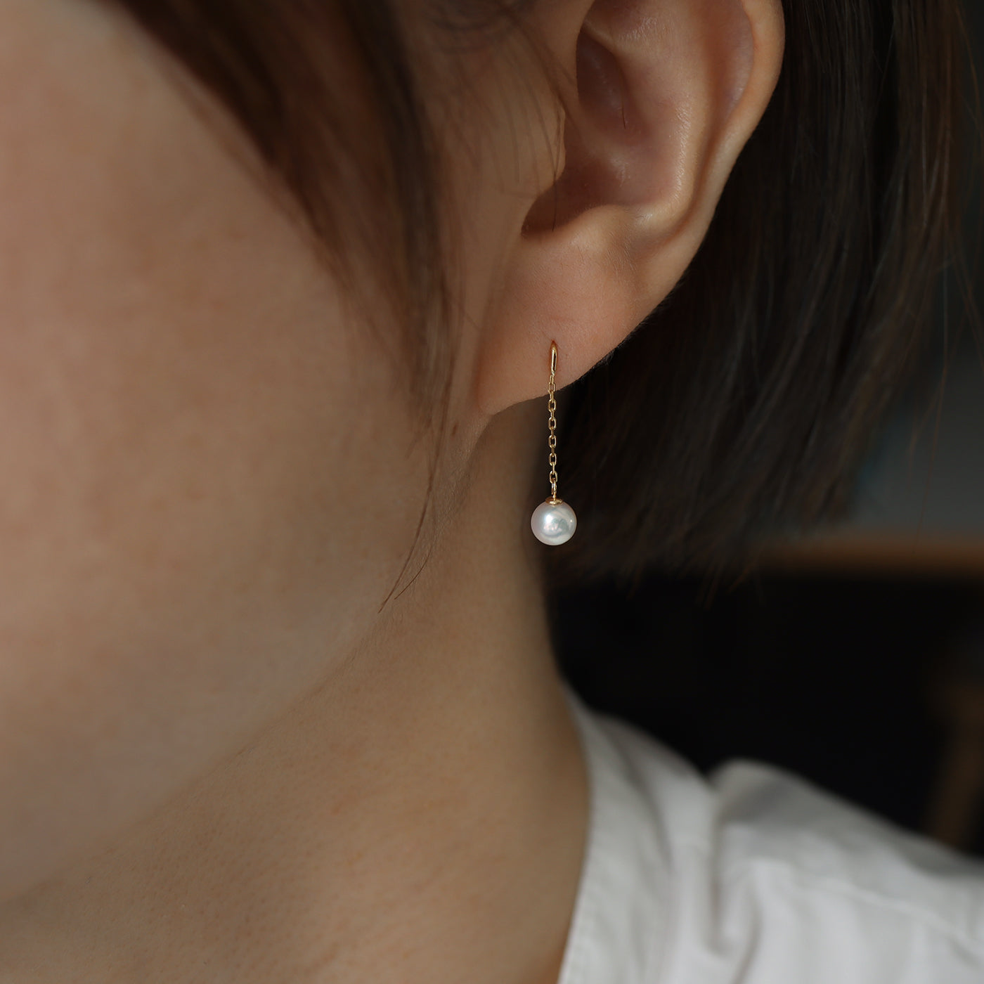 Arced Pearl Stud Earring - Baby Akoya