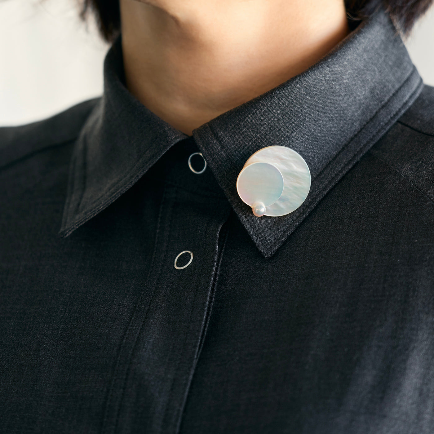 Pendulum Brooch - White MOP & Akoya Pearl A
