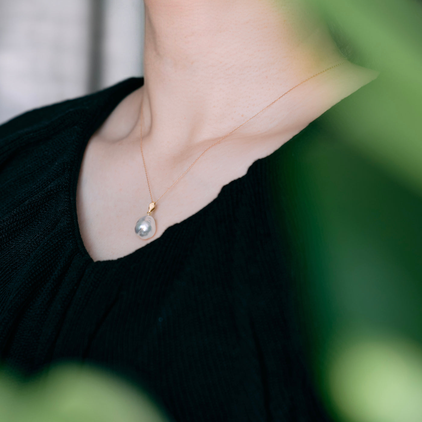 白 パール 真珠 チェーンネックレス ミニマル シンプル 着用