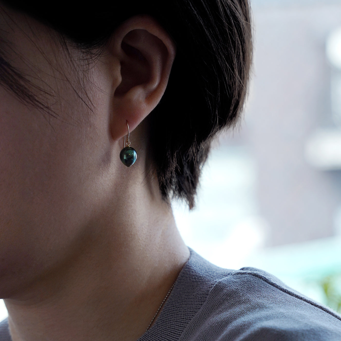 Trickle Hook Earrings - Tahitian Pearl