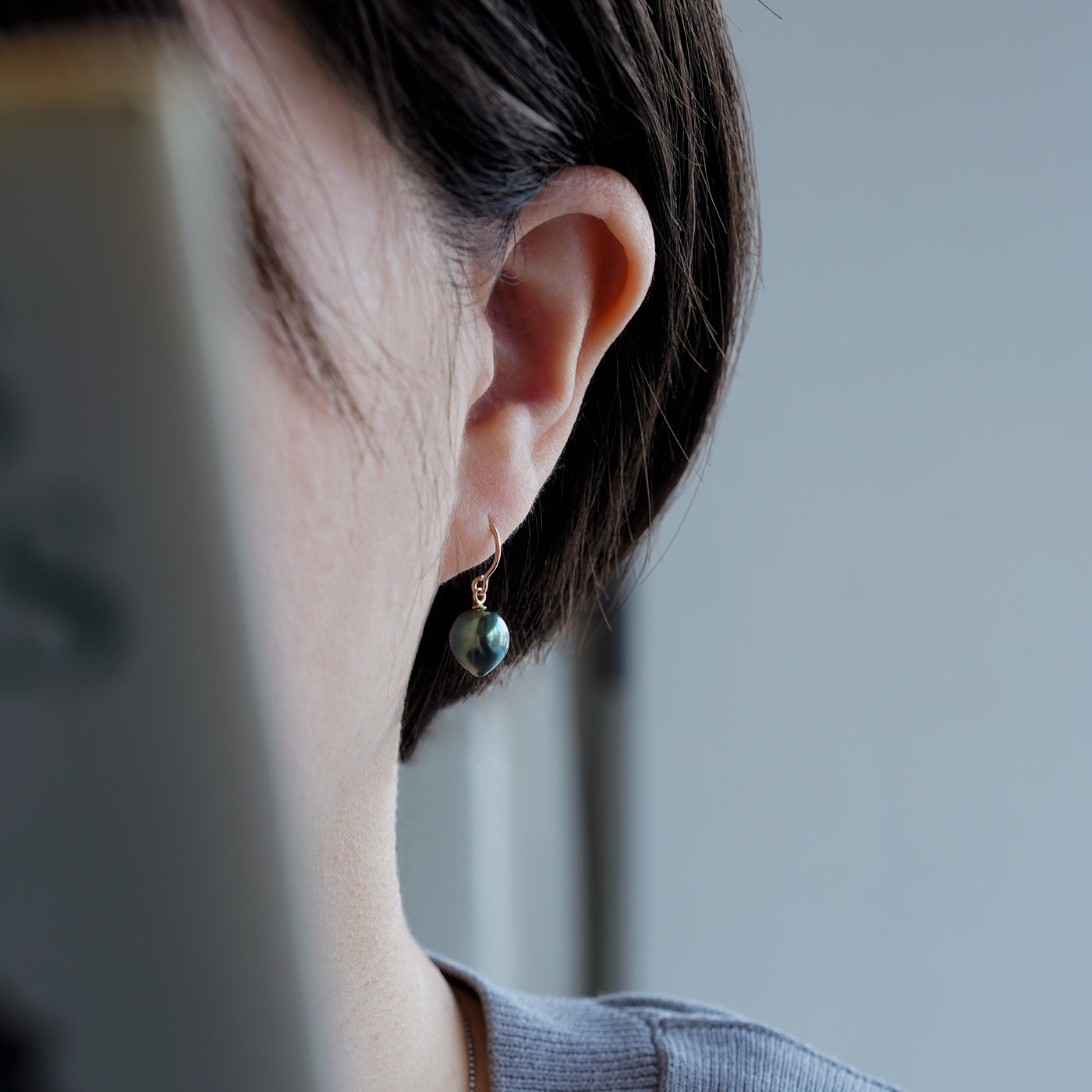 Trickle Hook Earrings - Tahitian Pearl
