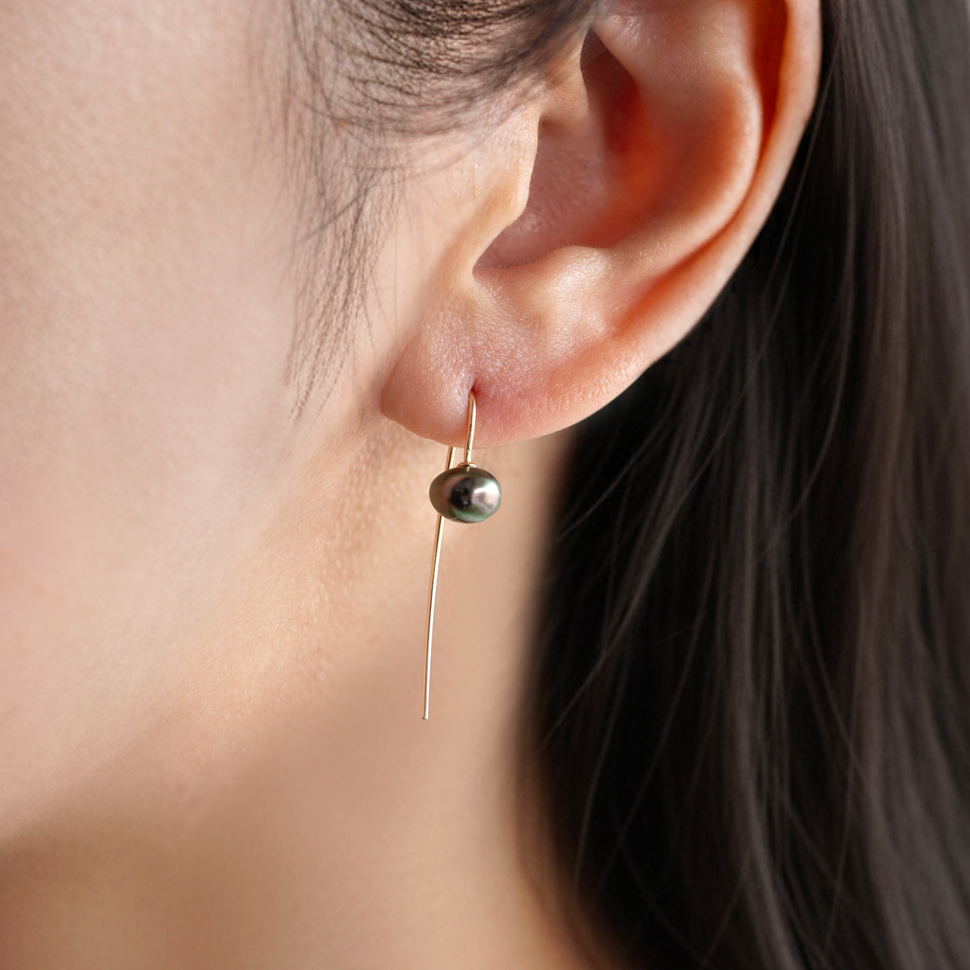 Trickle Hook Pierced Earrings - Tahitian Keshi