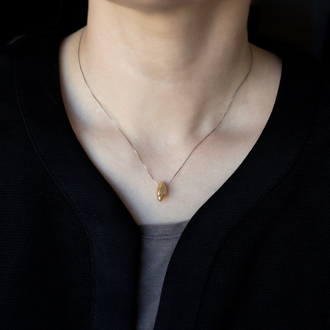 Pearl Tunnel Necklace - Golden South Sea Keshi
