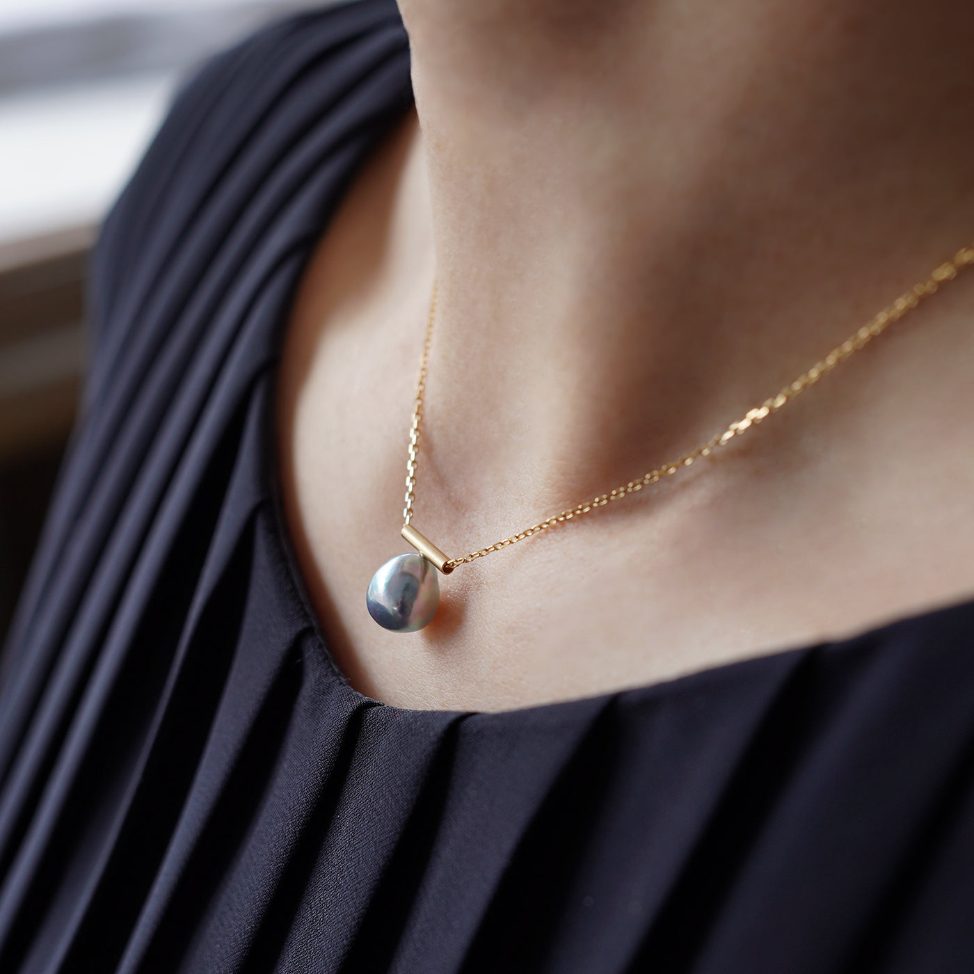 Pearl Dwells Necklace - "Umihotaru" Akoya Pearl