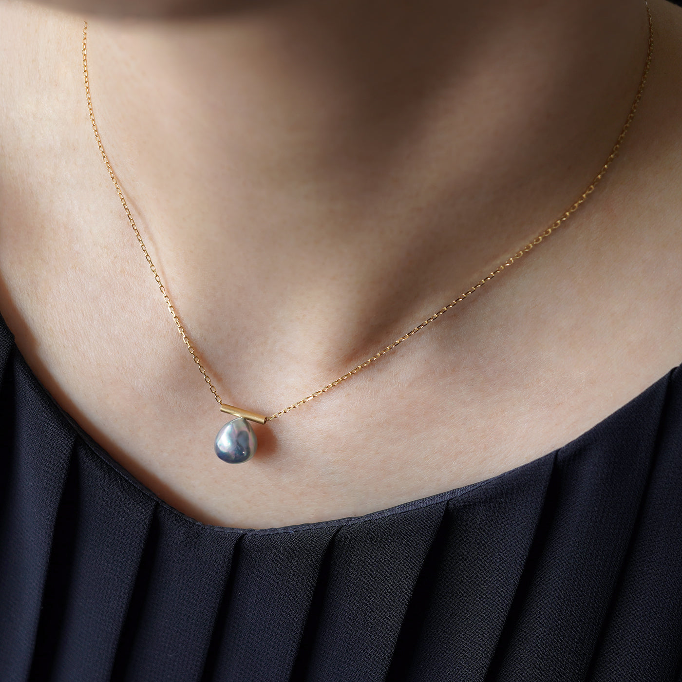 Pearl Dwells Necklace - "Umihotaru" Akoya Pearl