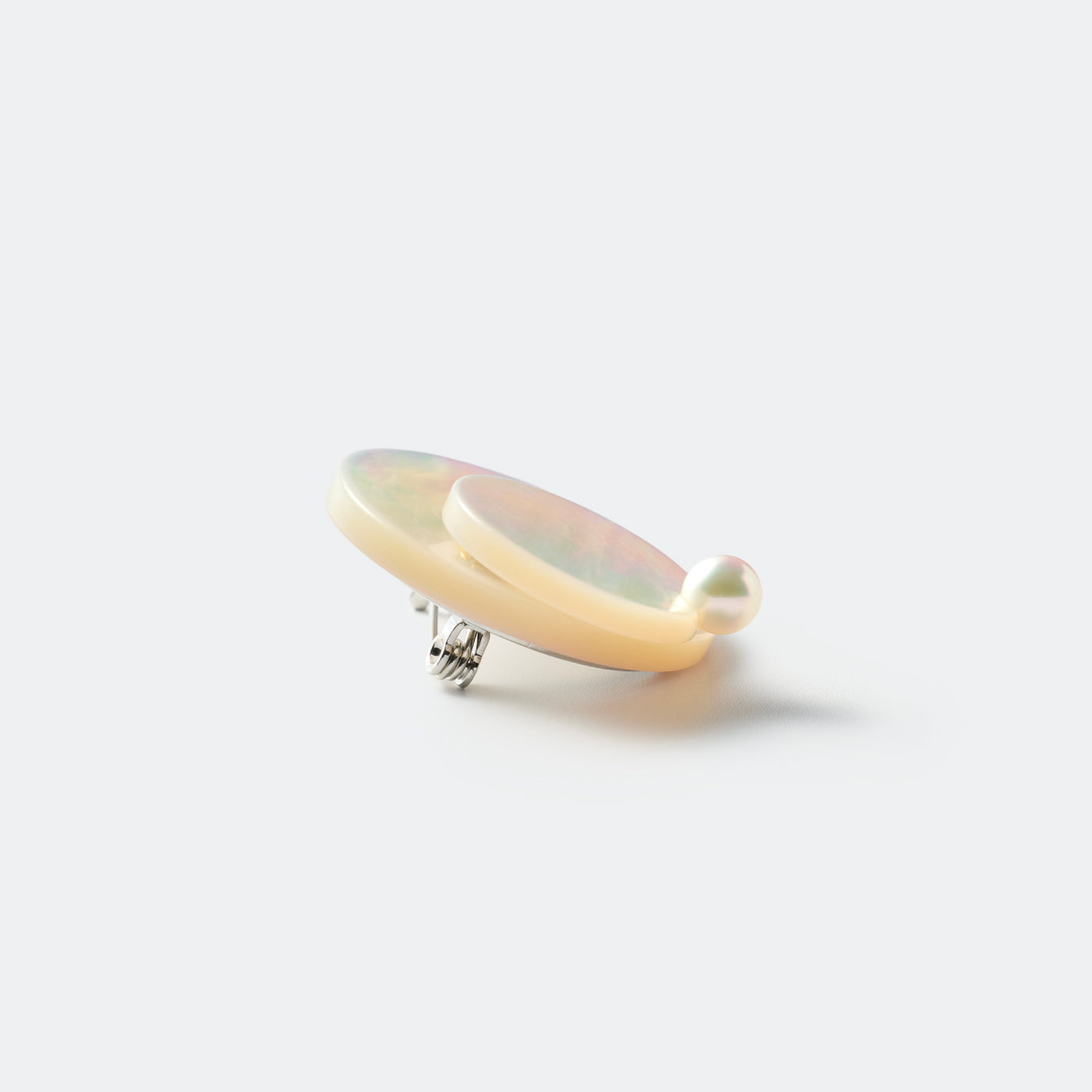 Pendulum Brooch - White MOP & Akoya Pearl A