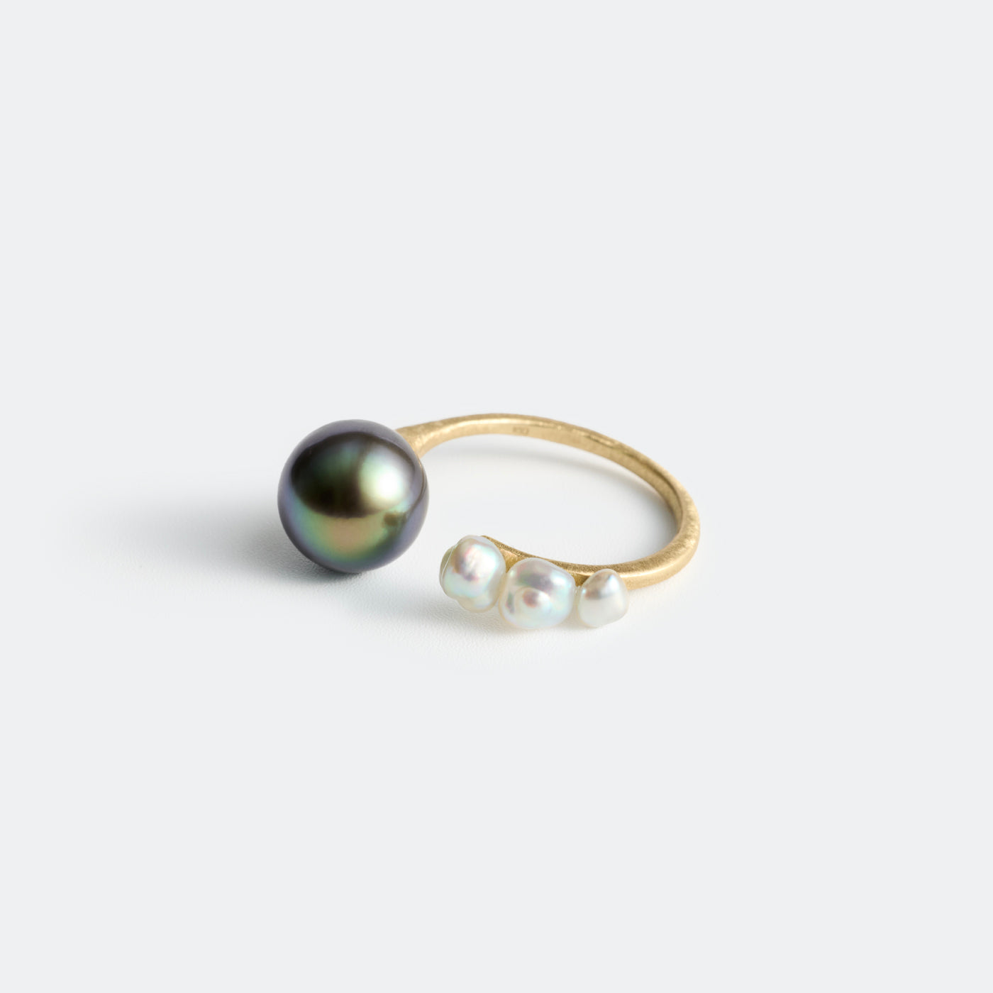 Flowing Open Ring < Luxe > - Tahitian Pearl & Akoya Keshi