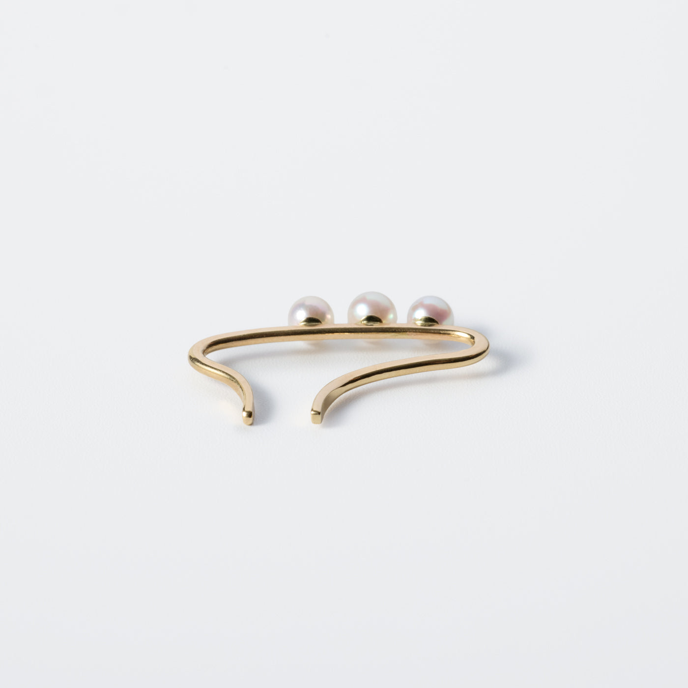 Ellipsis Ear Cuff - 3.5mm Akoya