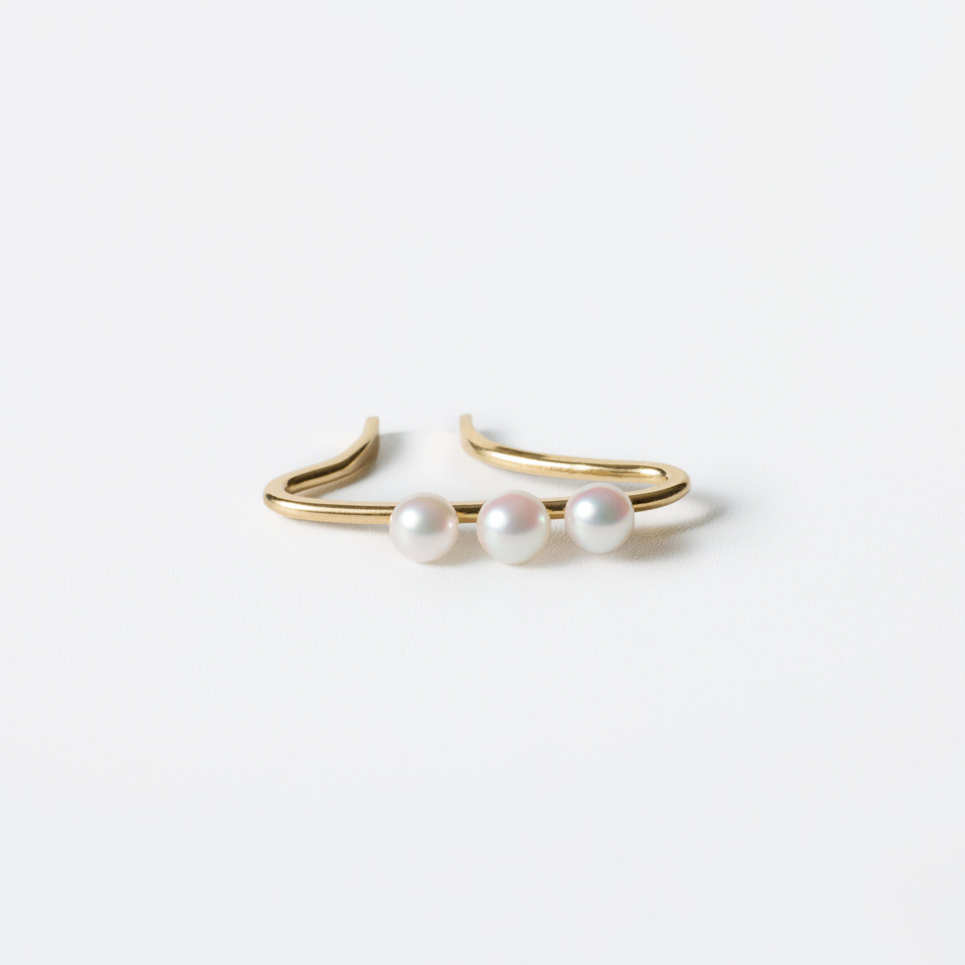 Ellipsis Ear Cuff - 3.5mm Akoya