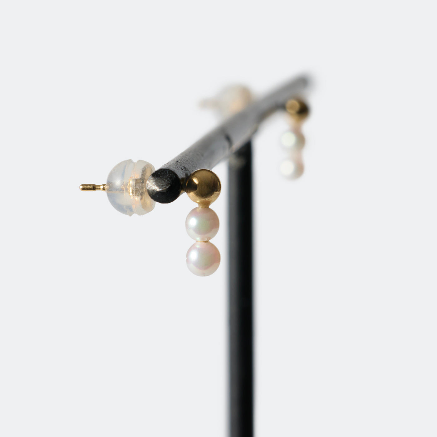 Three Dots Studs - 2.9mm Baby Akoya