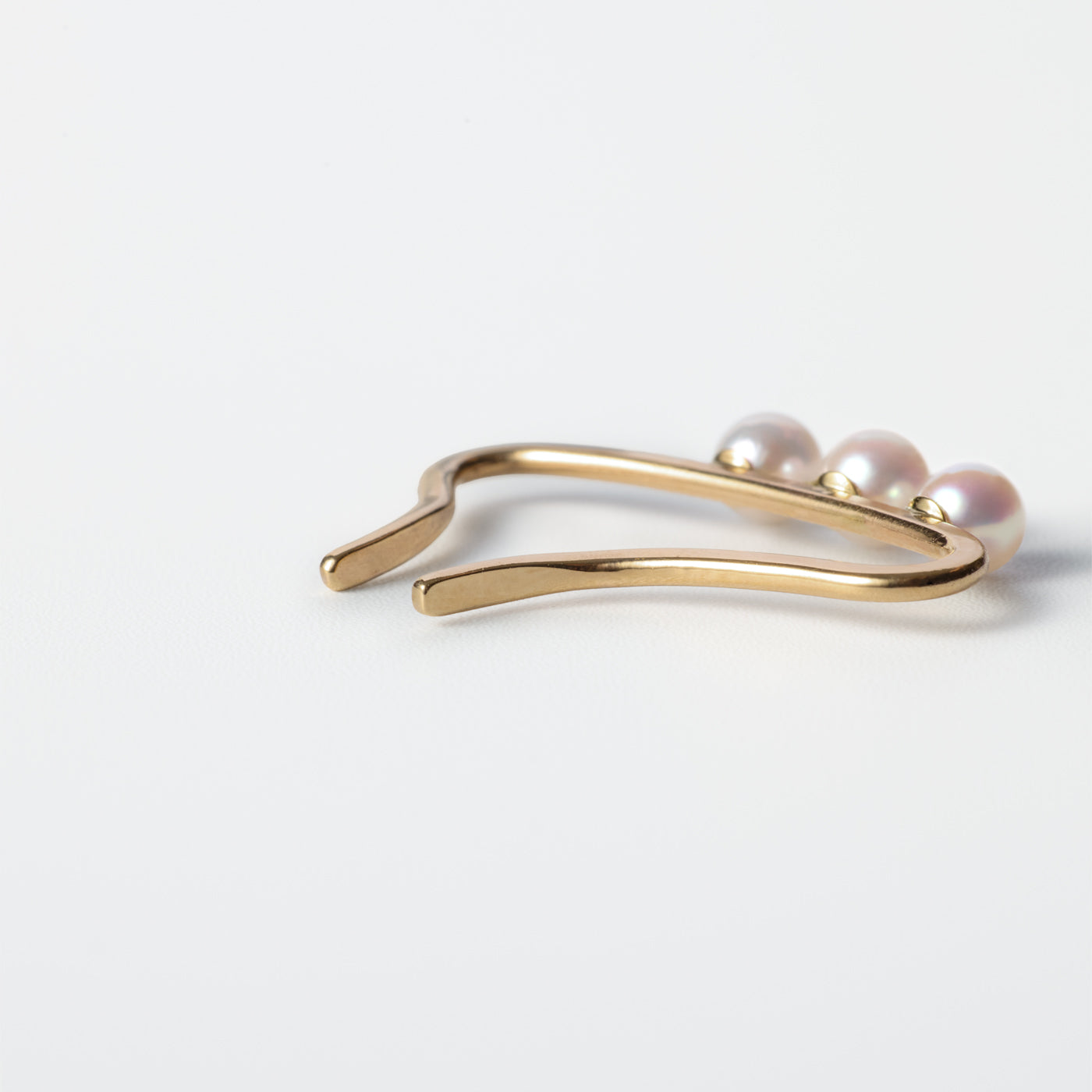 Ellipsis Ear Cuff - 3.5mm Akoya