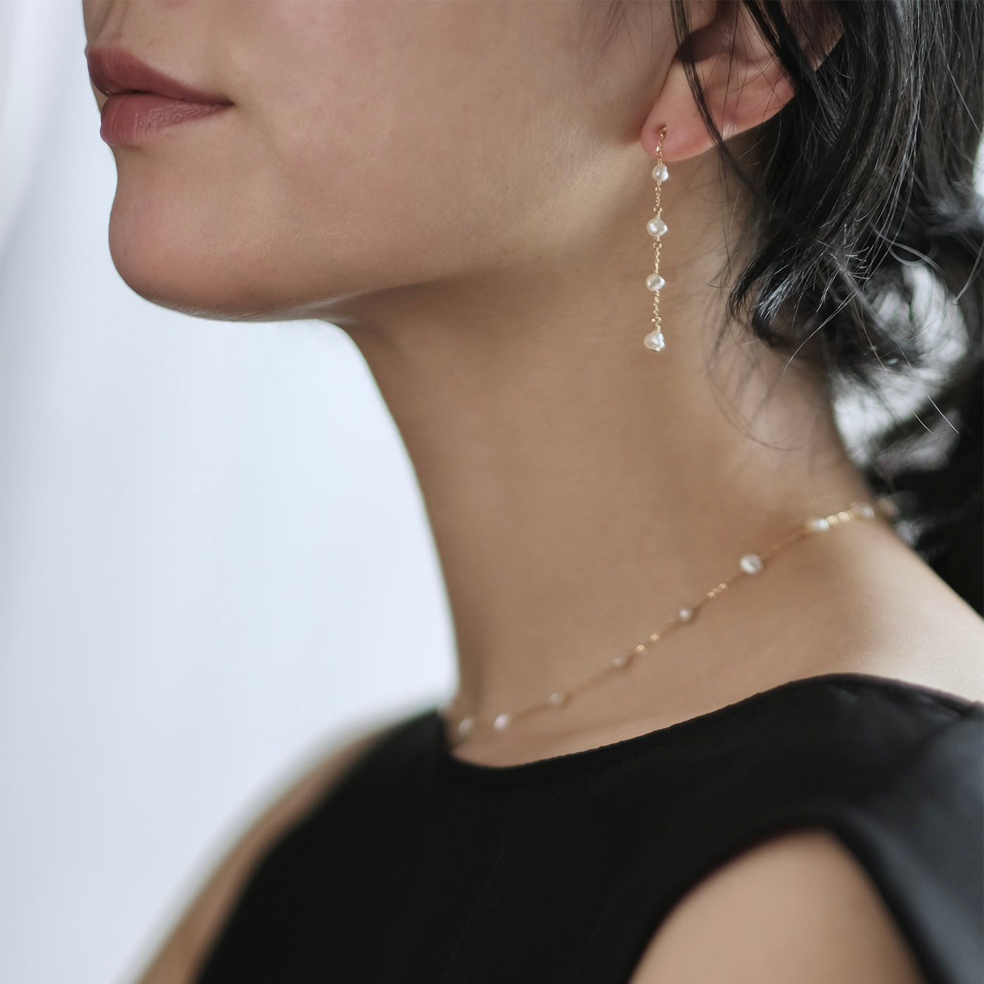 Pearl Station Pierced Earrings - Akoya Keshi