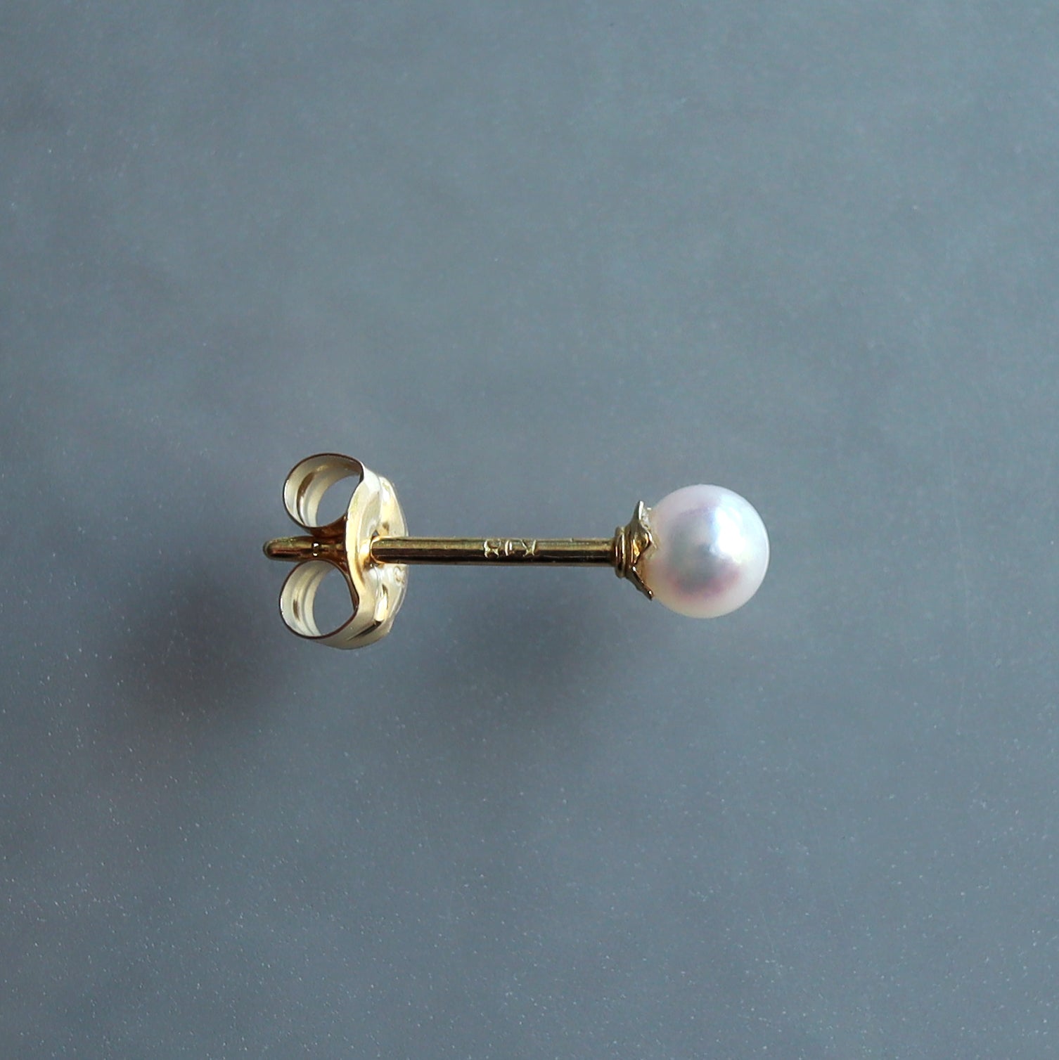 Atypical Cup Studs - Baby Akoya