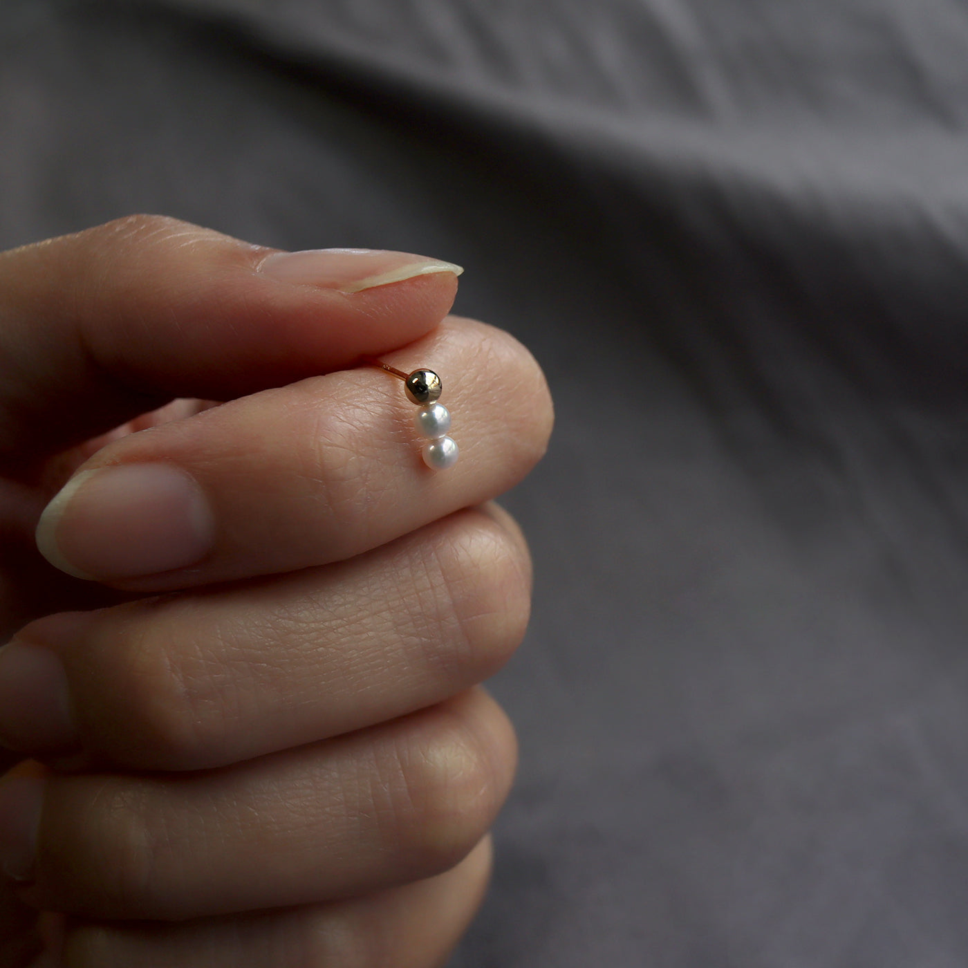 Atypical Cup Earrings - Baby Akoya