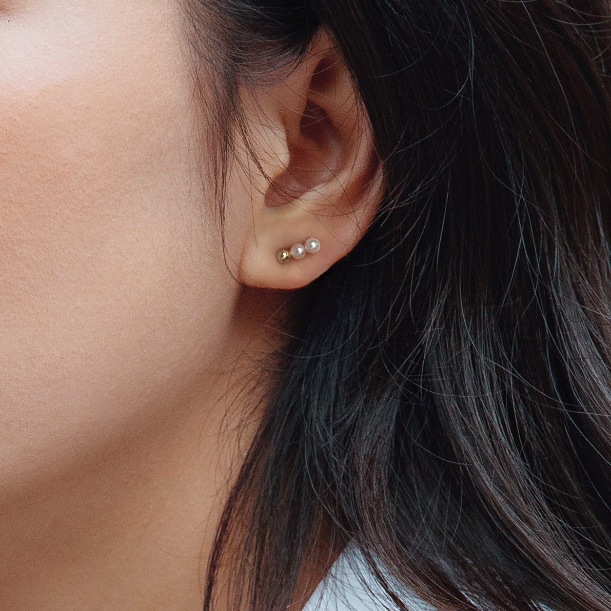 Atypical Cup Earrings - Baby Akoya