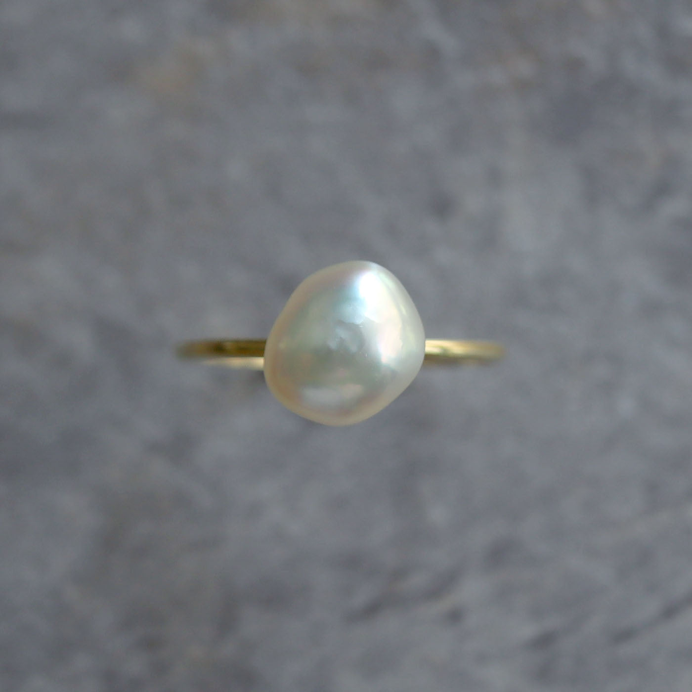 Tiny Half Round Ring - South Sea Keshi D