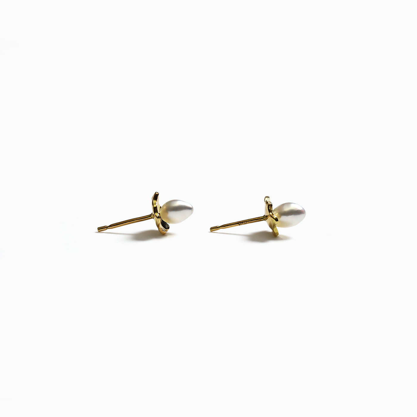 South Sea Keshi Sealing Flower Earrings