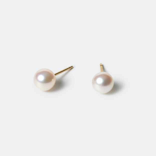 【ESSENTIALS】5.5-6.0mm Akoya Pearl Studs