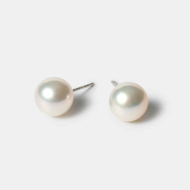【ESSENTIALS】8.5-9.0mm Akoya Pearl Studs
