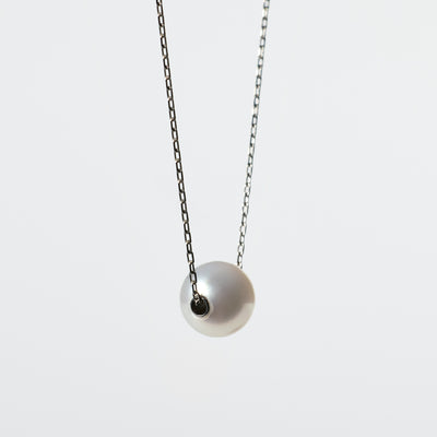 17_Essential-1pcNecklace-Akoya60-65Pt-UP_1x1_82f820b0-fdc5-4b3b-ad42-04e4dcb73c63 - sCenes