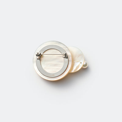 Back-A_Pendulum_Brooch_SSP_1_02 - sCenes