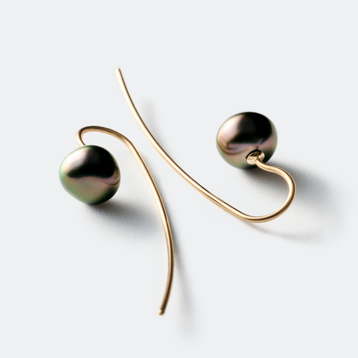 Trickle Hook Pierced Earrings - Tahitian Keshi