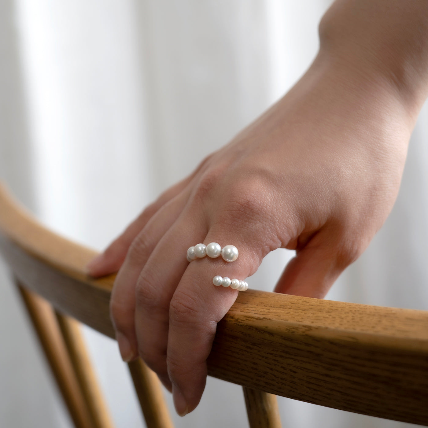 Graduated Pearl Twist Hoop Ring - Akoya Pearl
